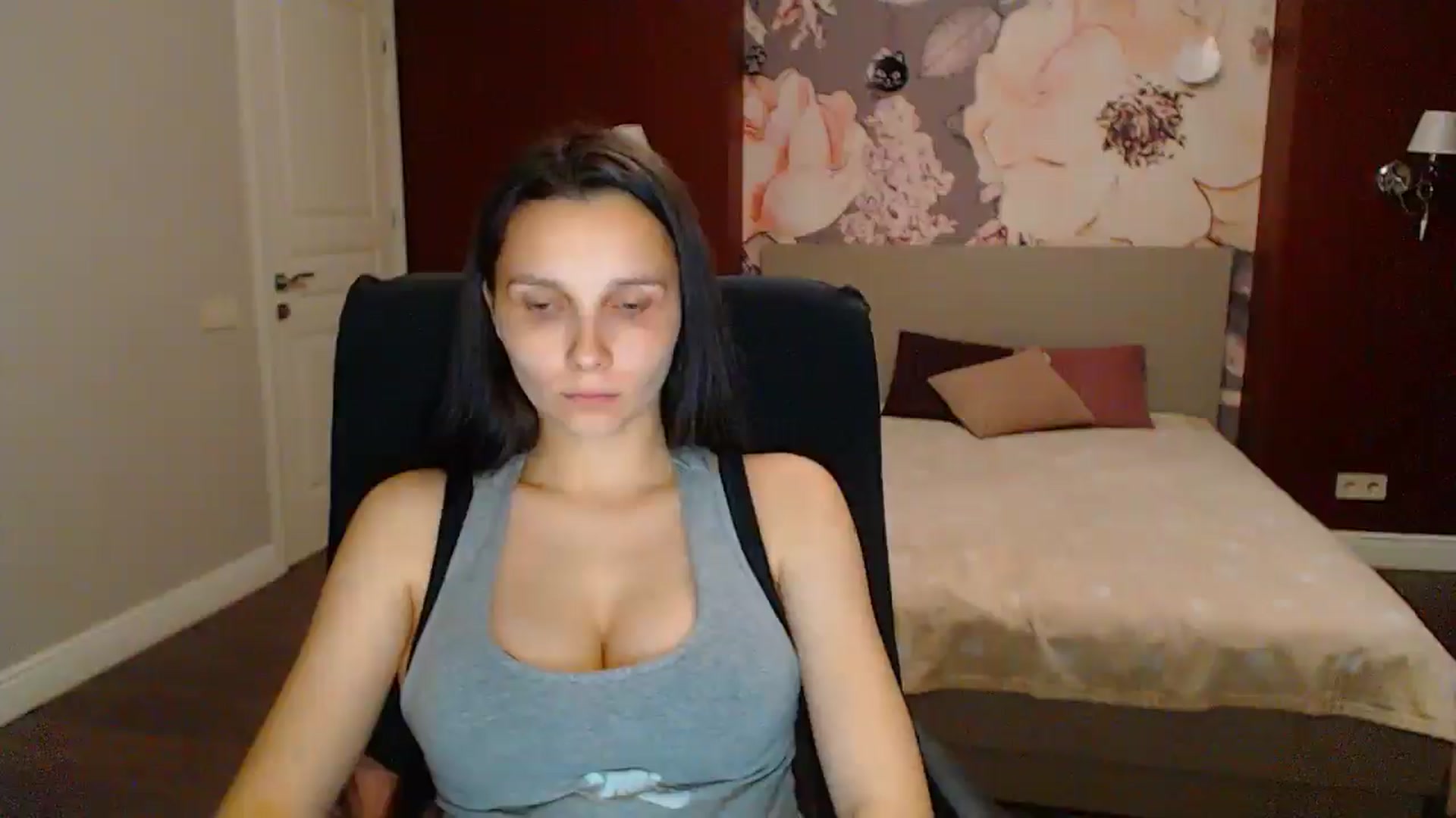 Gallery image thumbnail from Karina_Mils's myfreecams stream on, 07/19/2025, 18:28 image 18 of 20
