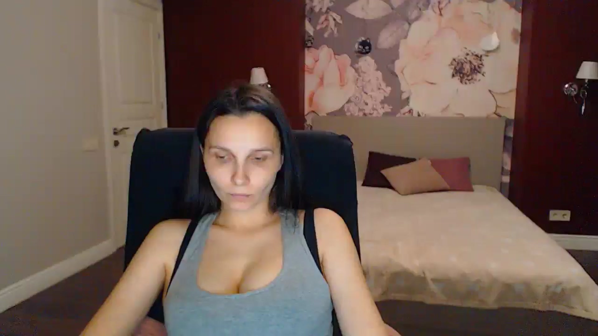 Gallery image thumbnail from Karina_Mils's myfreecams stream on, 07/19/2025, 18:28 image 7 of 20