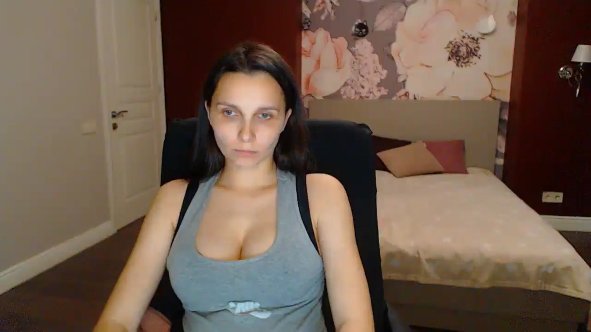 Gallery image thumbnail from Karina_Mils's myfreecams stream on, 07/19/2025, 18:28 image 19 of 20