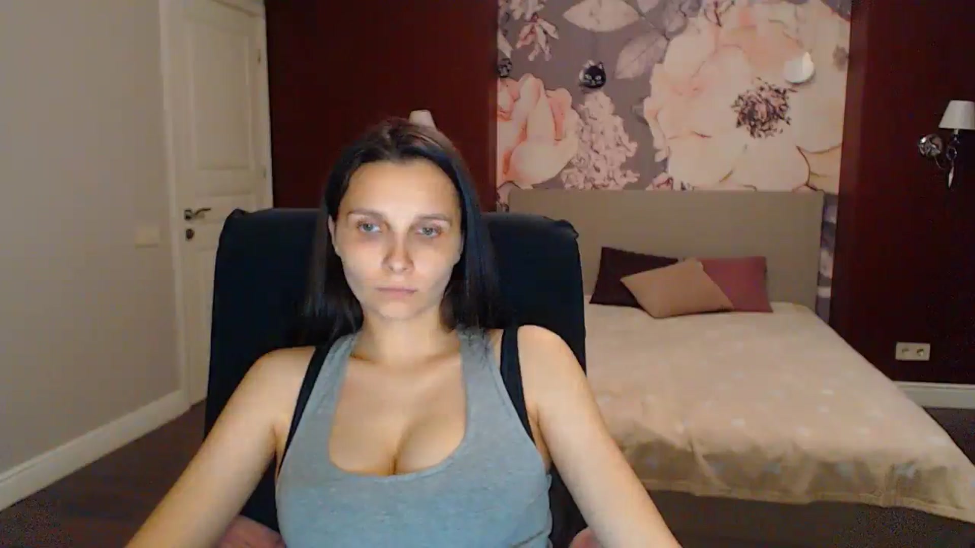 Gallery image thumbnail from Karina_Mils's myfreecams stream on, 07/19/2025, 18:28 image 5 of 20