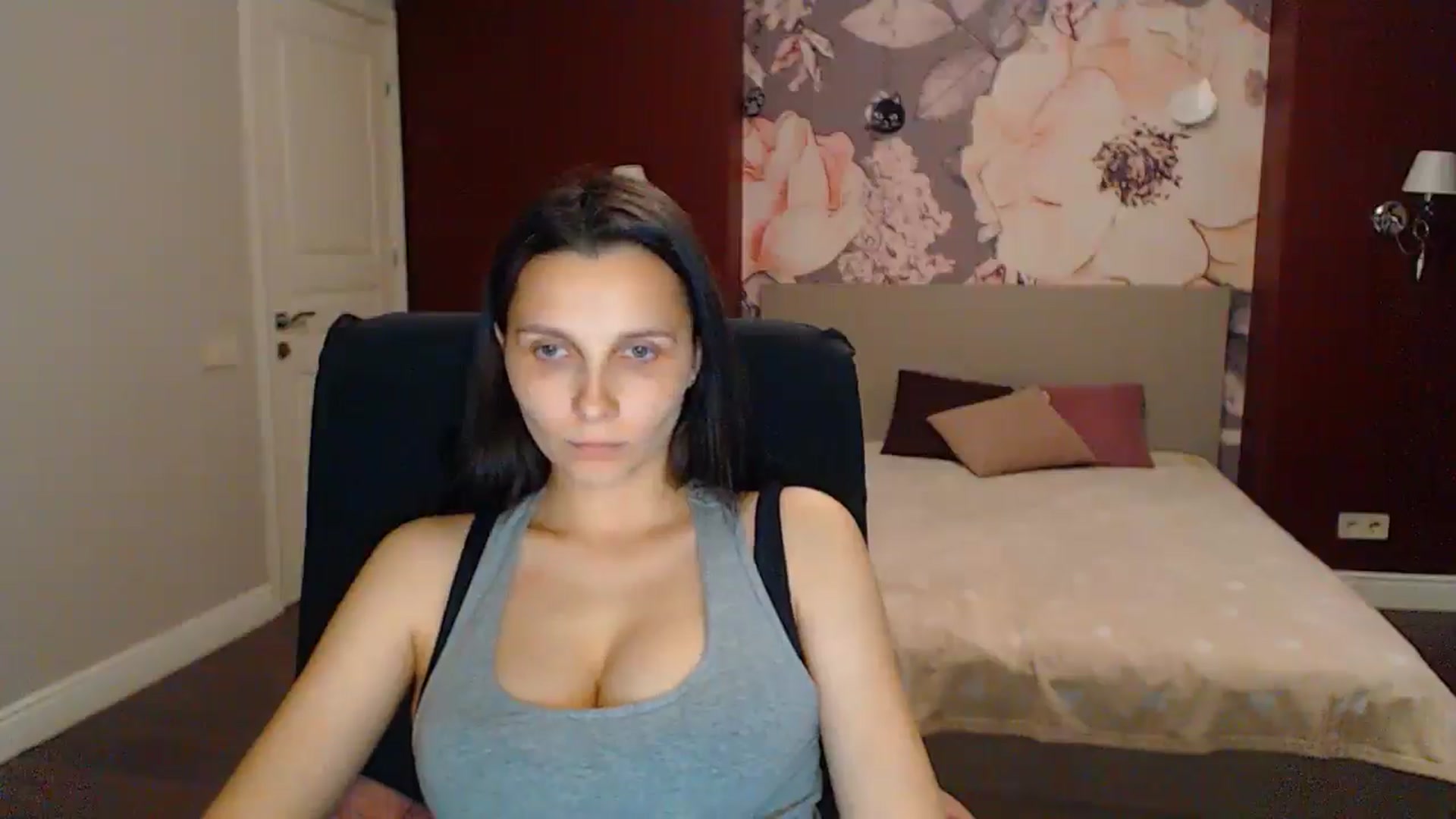 Gallery image thumbnail from Karina_Mils's myfreecams stream on, 07/19/2025, 18:28 image 3 of 20