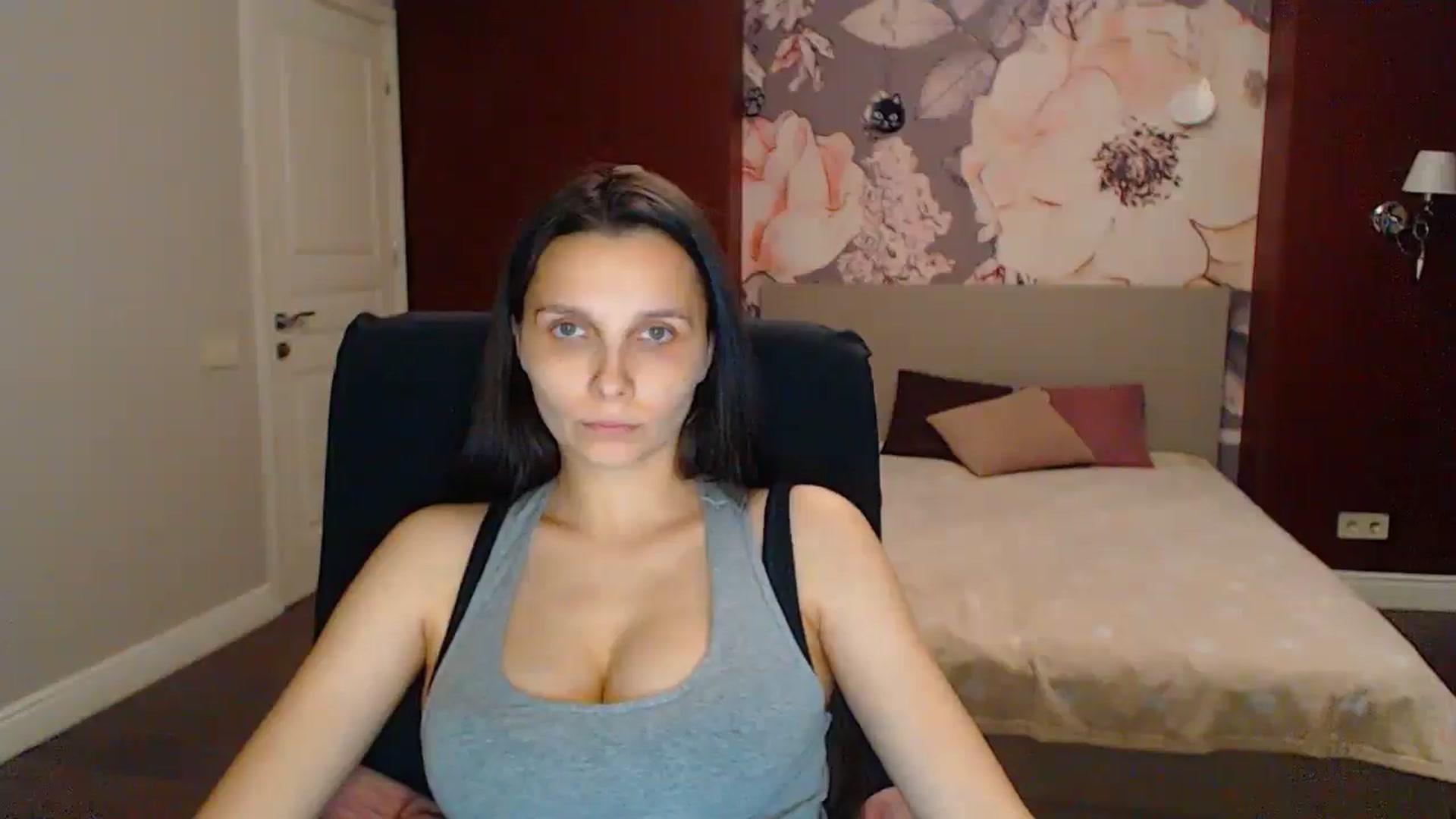 Gallery image thumbnail from Karina_Mils's myfreecams stream on, 07/19/2025, 18:28 image 2 of 20