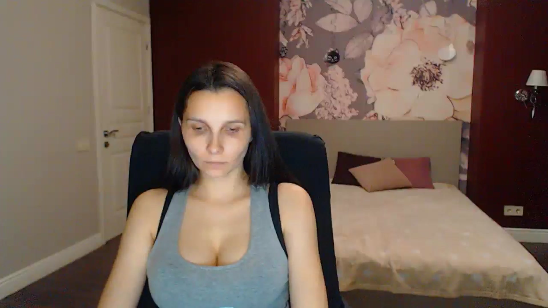 Gallery image thumbnail from Karina_Mils's myfreecams stream on, 07/19/2025, 20:47 image 16 of 20