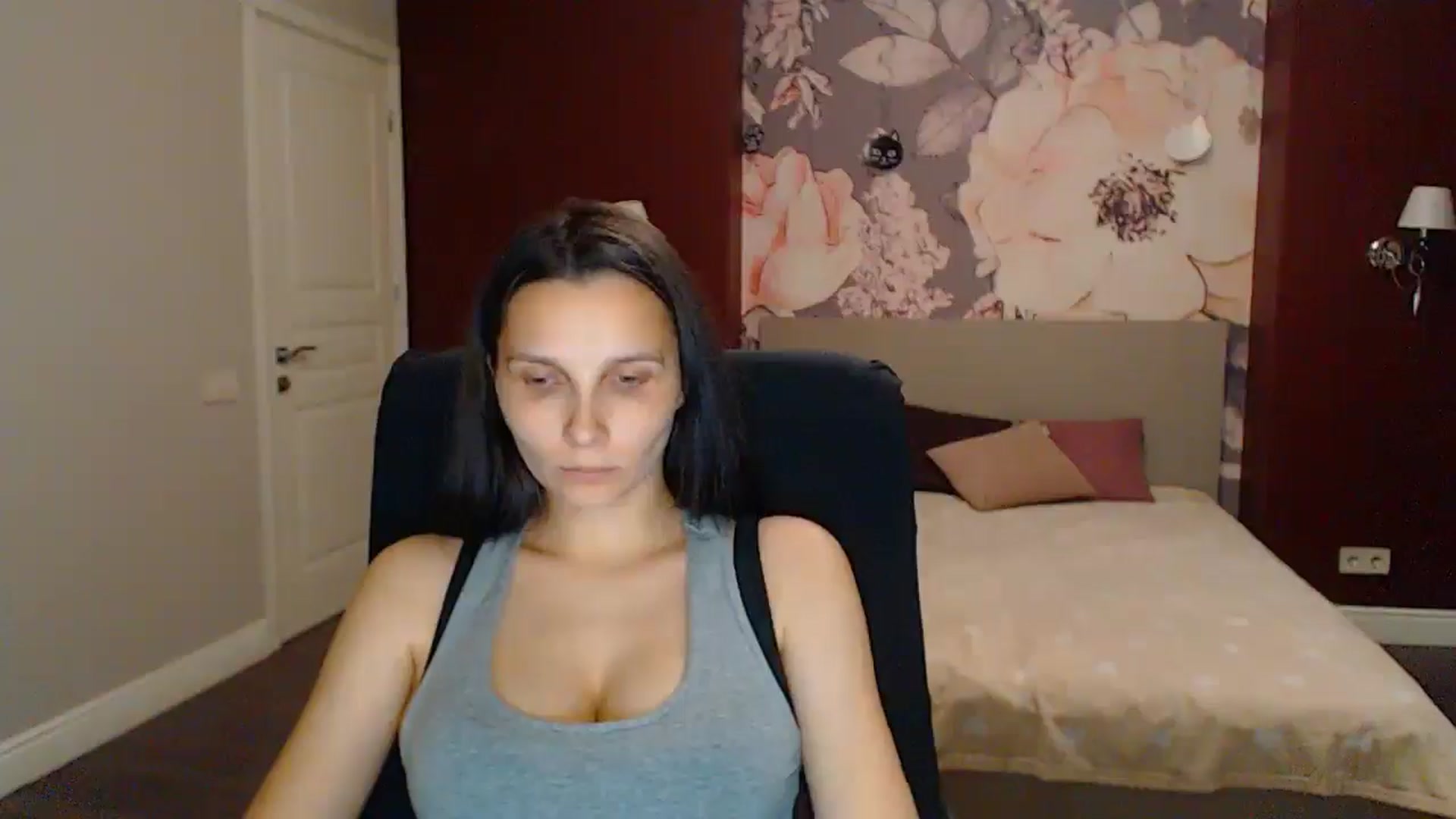 Gallery image thumbnail from Karina_Mils's myfreecams stream on, 07/19/2025, 20:47 image 15 of 20