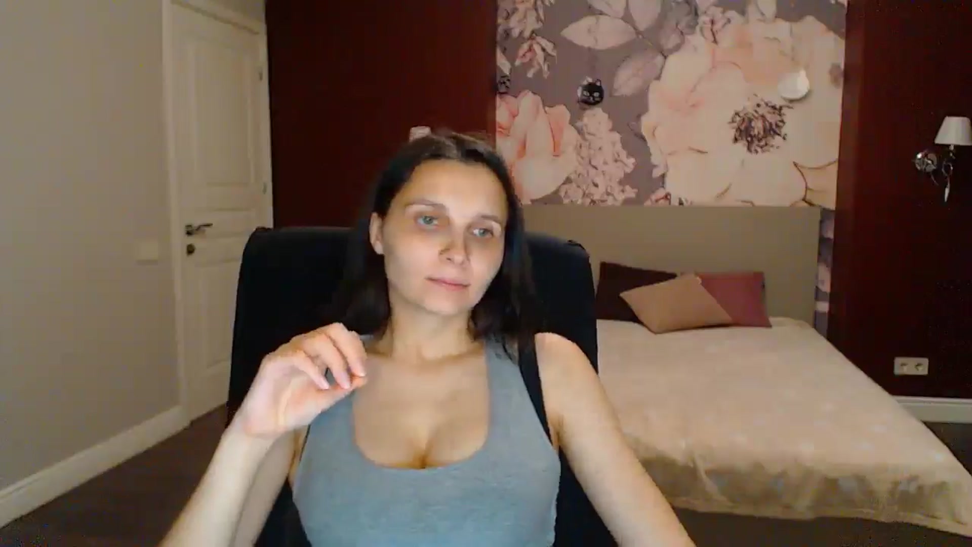 Gallery image thumbnail from Karina_Mils's myfreecams stream on, 07/19/2025, 20:47 image 9 of 20