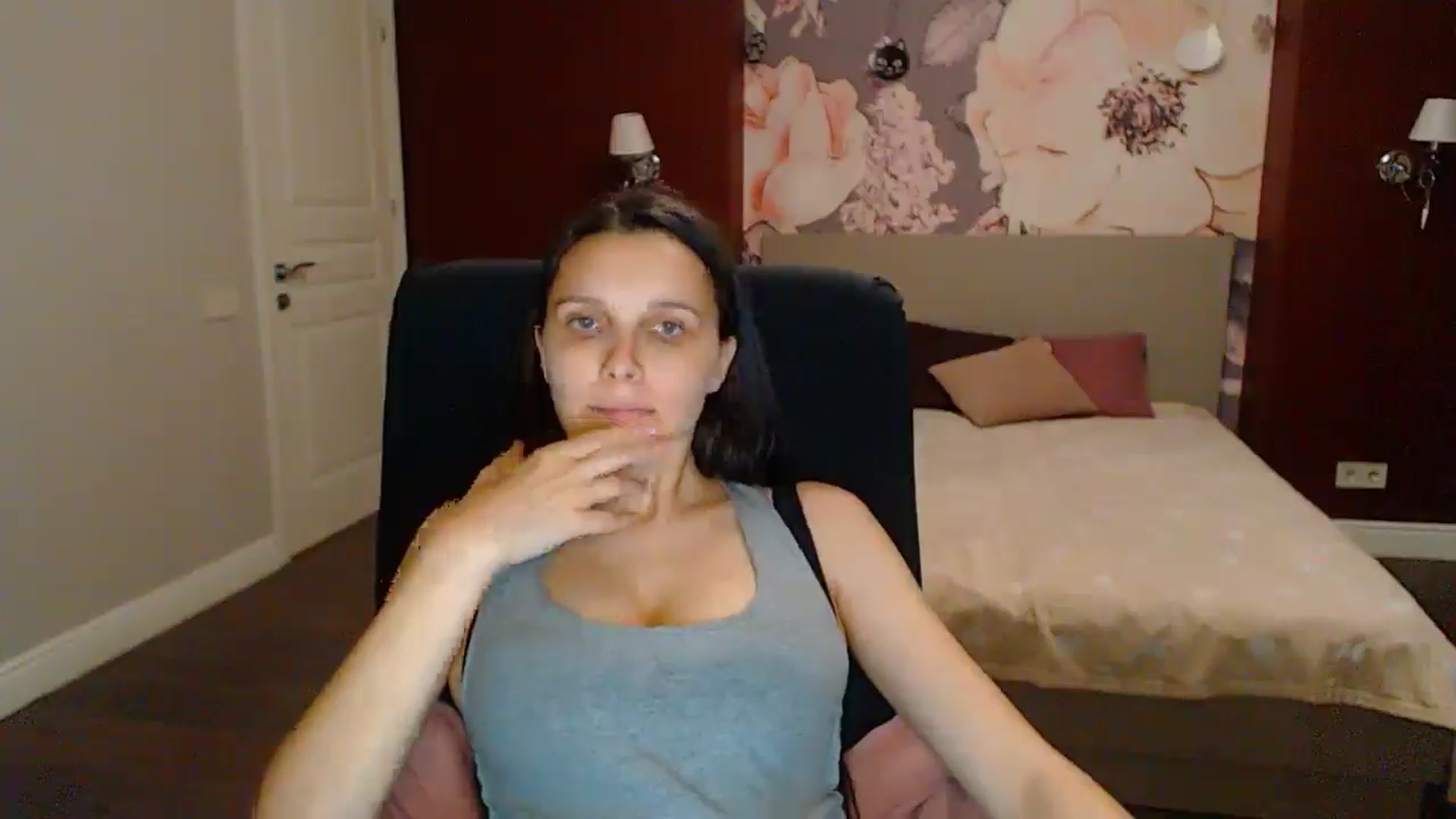 Gallery image thumbnail from Karina_Mils's myfreecams stream on, 07/19/2025, 20:47 image 3 of 20