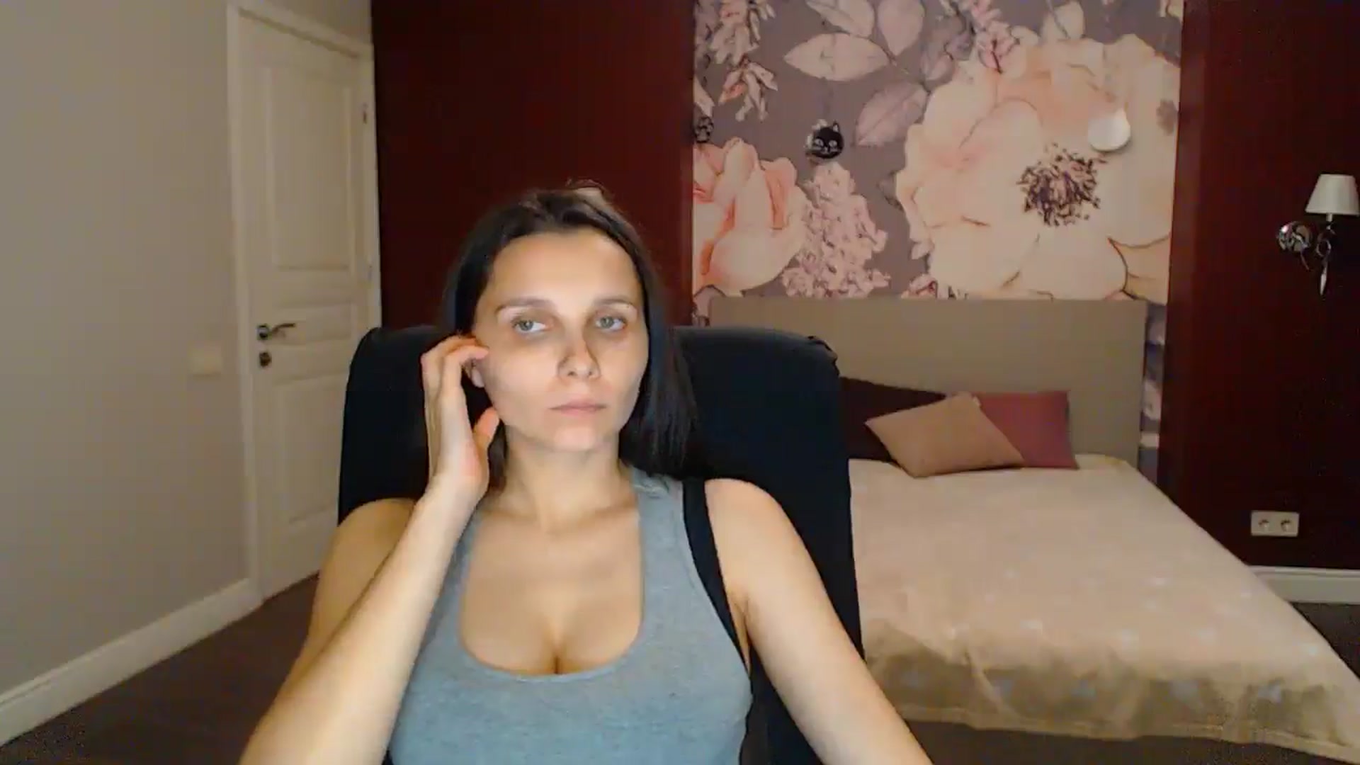 Gallery image thumbnail from Karina_Mils's myfreecams stream on, 07/19/2025, 20:47 image 14 of 20