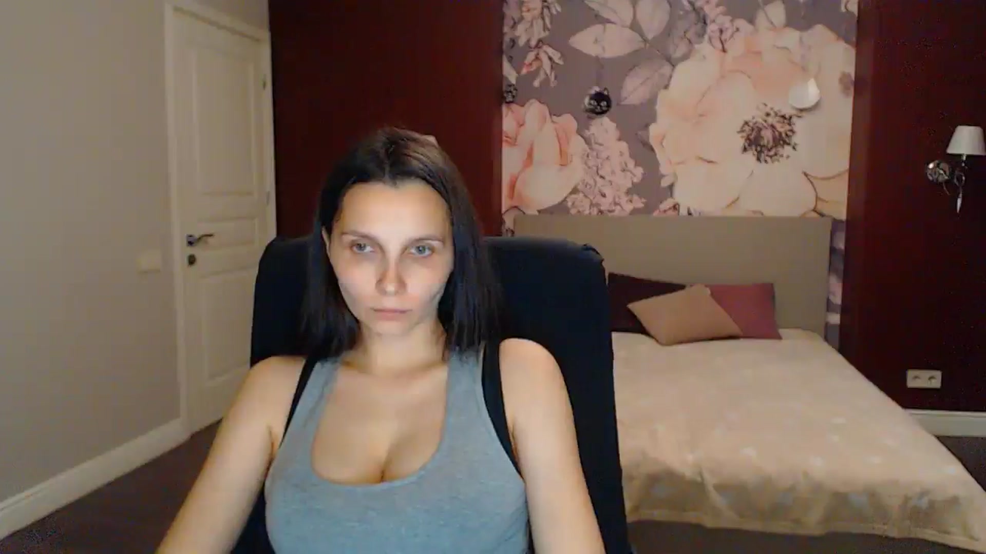 Gallery image thumbnail from Karina_Mils's myfreecams stream on, 07/19/2025, 20:47 image 18 of 20