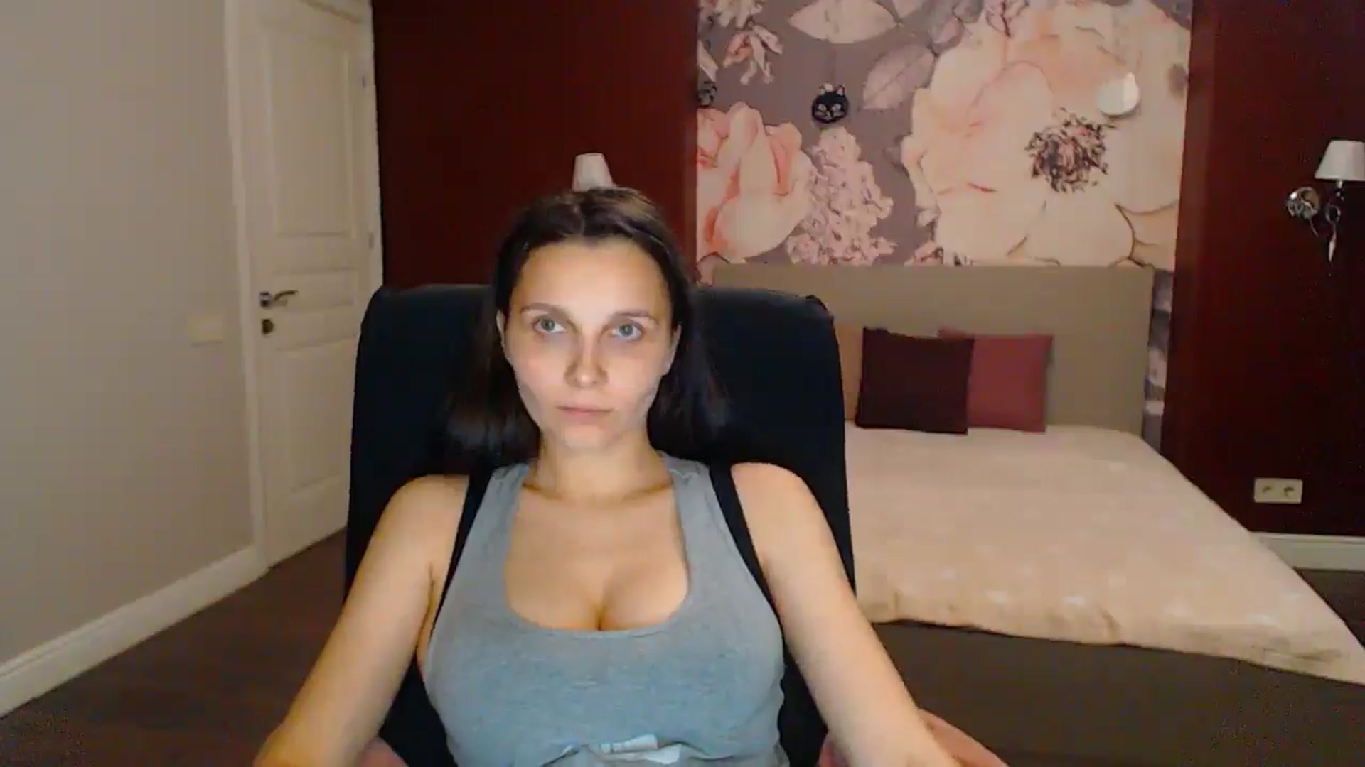 Gallery image thumbnail from Karina_Mils's myfreecams stream on, 07/20/2025, 18:32 image 8 of 20