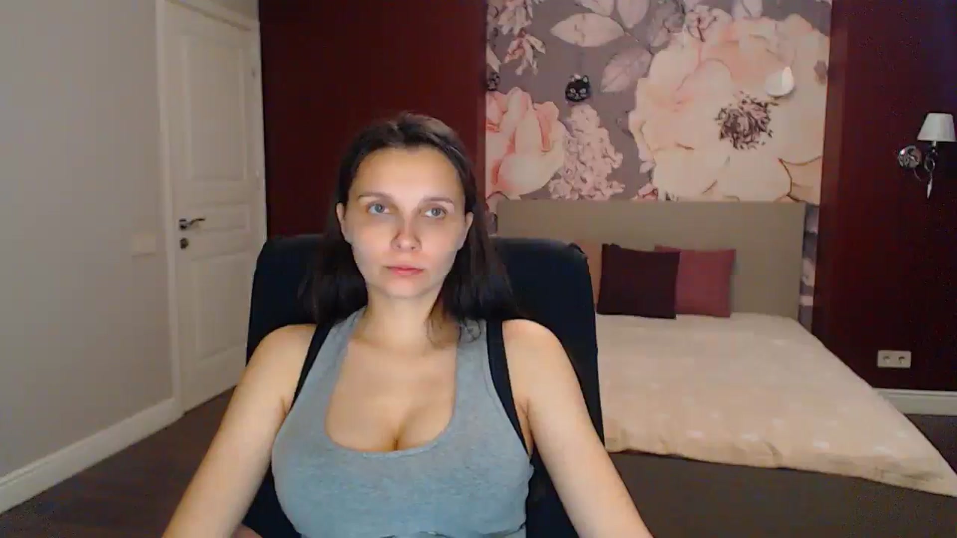 Gallery image thumbnail from Karina_Mils's myfreecams stream on, 07/20/2025, 18:32 image 3 of 20