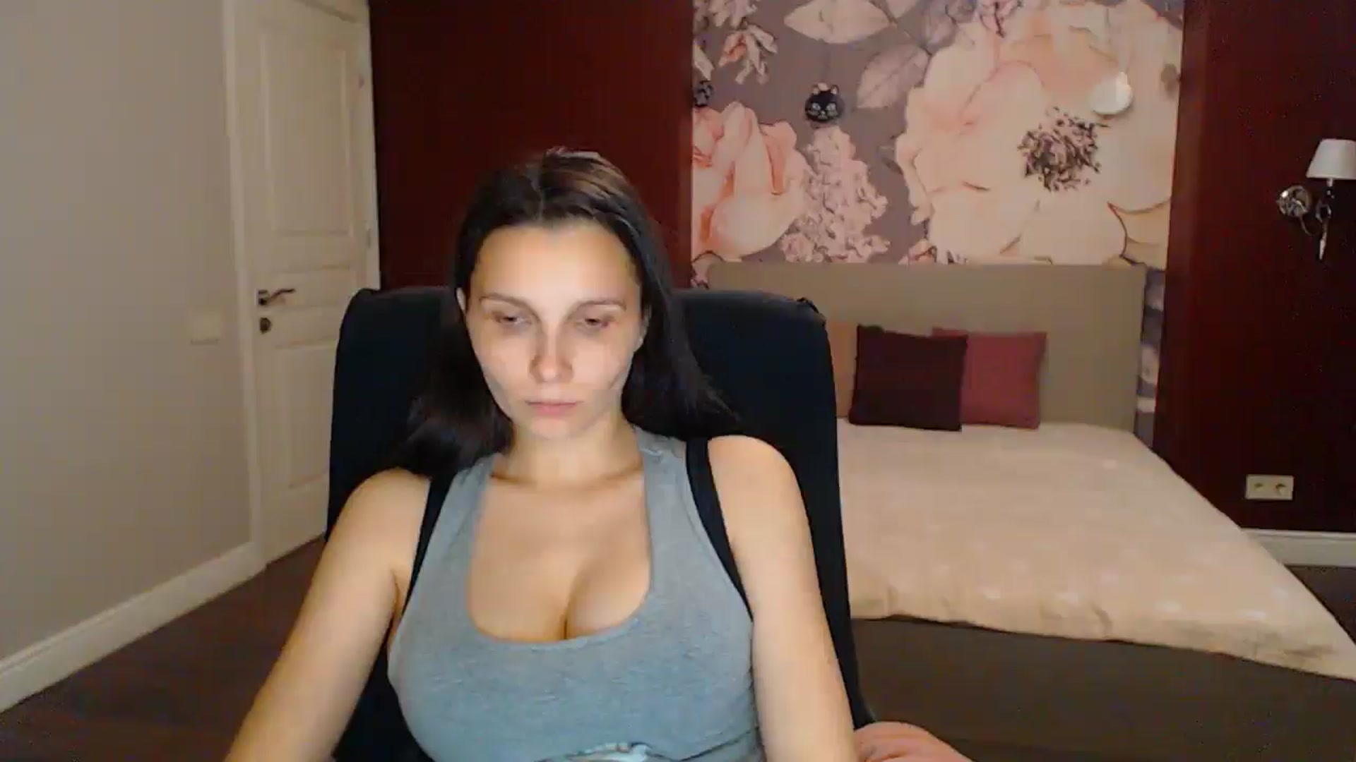 Gallery image thumbnail from Karina_Mils's myfreecams stream on, 07/20/2025, 18:32 image 9 of 20