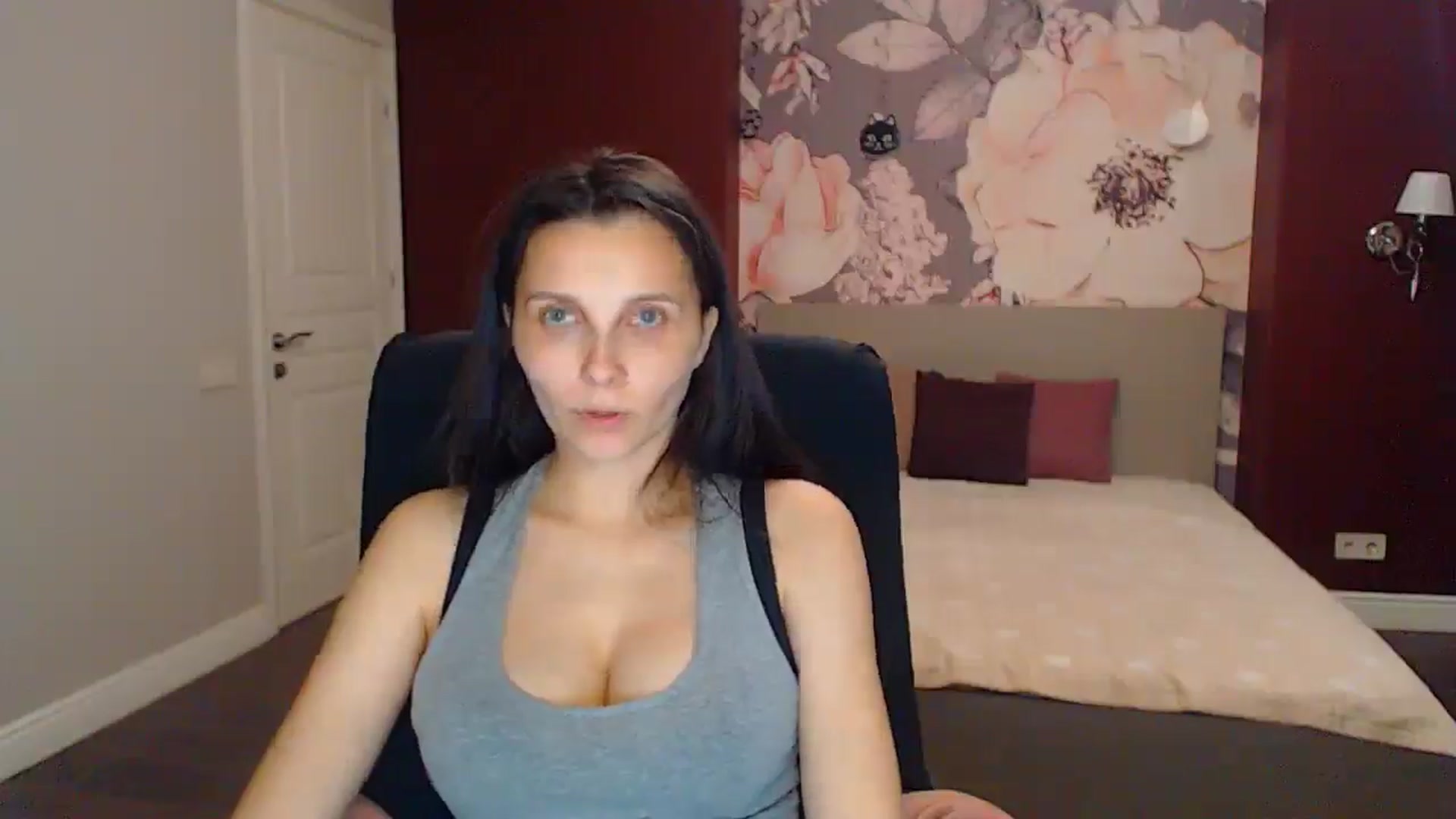 Gallery image thumbnail from Karina_Mils's myfreecams stream on, 07/20/2025, 18:32 image 6 of 20