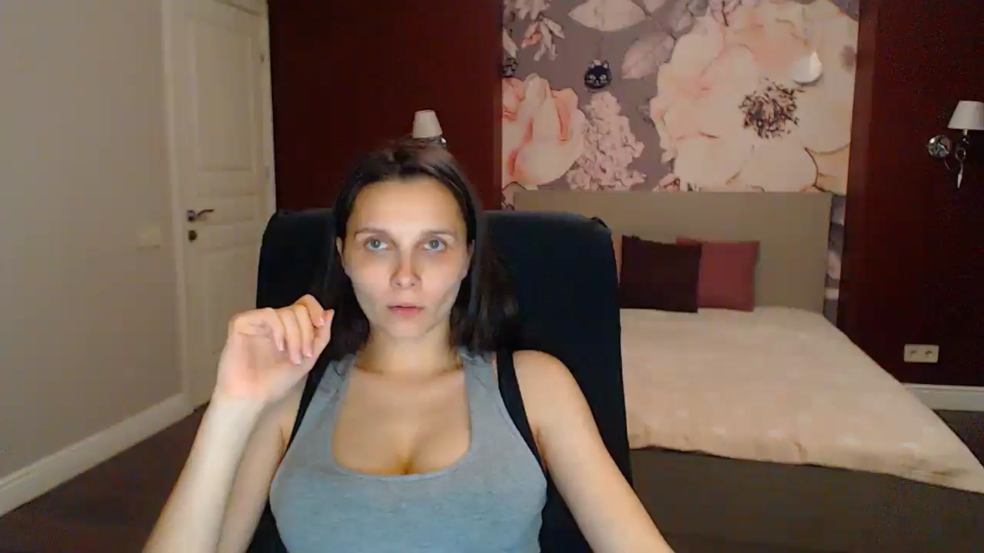 Gallery image thumbnail from Karina_Mils's myfreecams stream on, 07/20/2025, 18:32 image 15 of 20