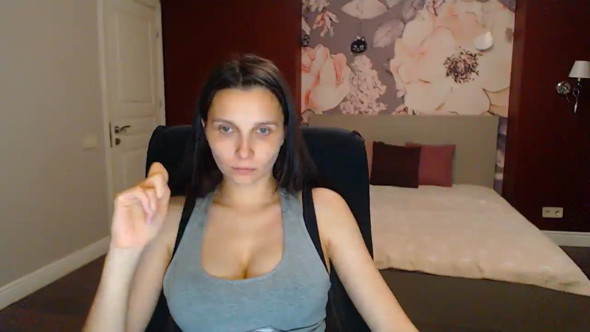 Gallery image thumbnail from Karina_Mils's myfreecams stream on, 07/20/2025, 18:32 image 17 of 20