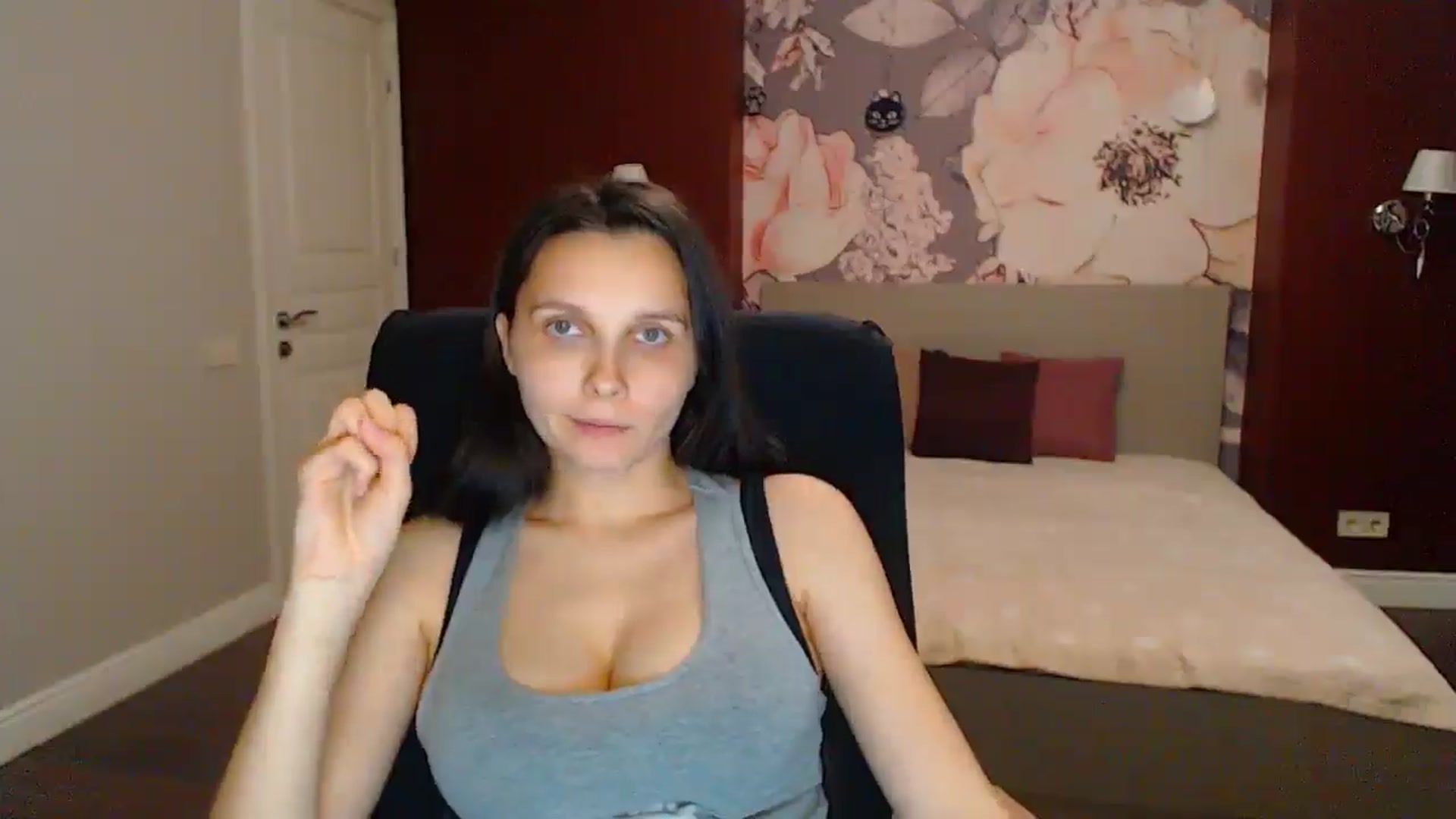 Gallery image thumbnail from Karina_Mils's myfreecams stream on, 07/20/2025, 18:32 image 10 of 20