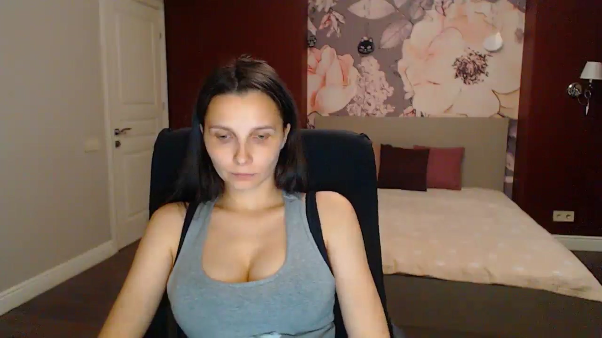 Gallery image thumbnail from Karina_Mils's myfreecams stream on, 07/20/2025, 18:32 image 12 of 20