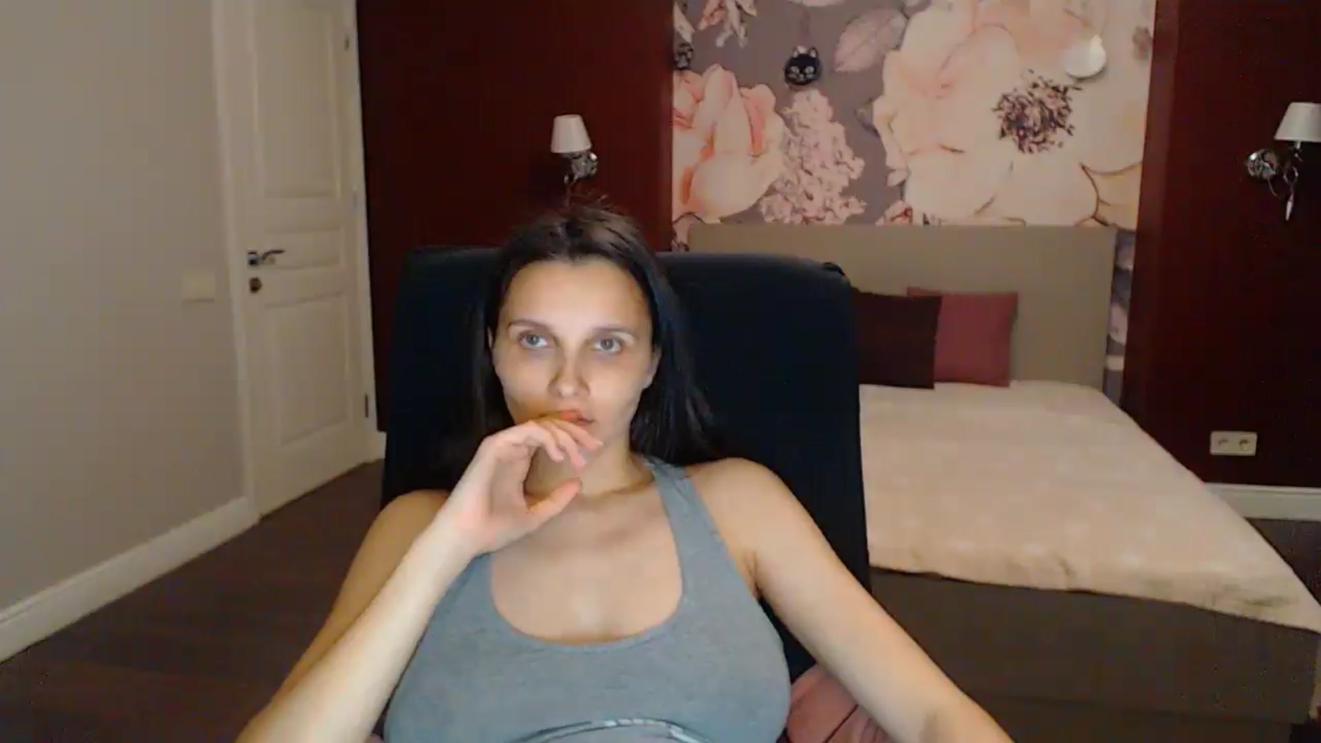 Gallery image thumbnail from Karina_Mils's myfreecams stream on, 07/20/2025, 18:55 image 15 of 20