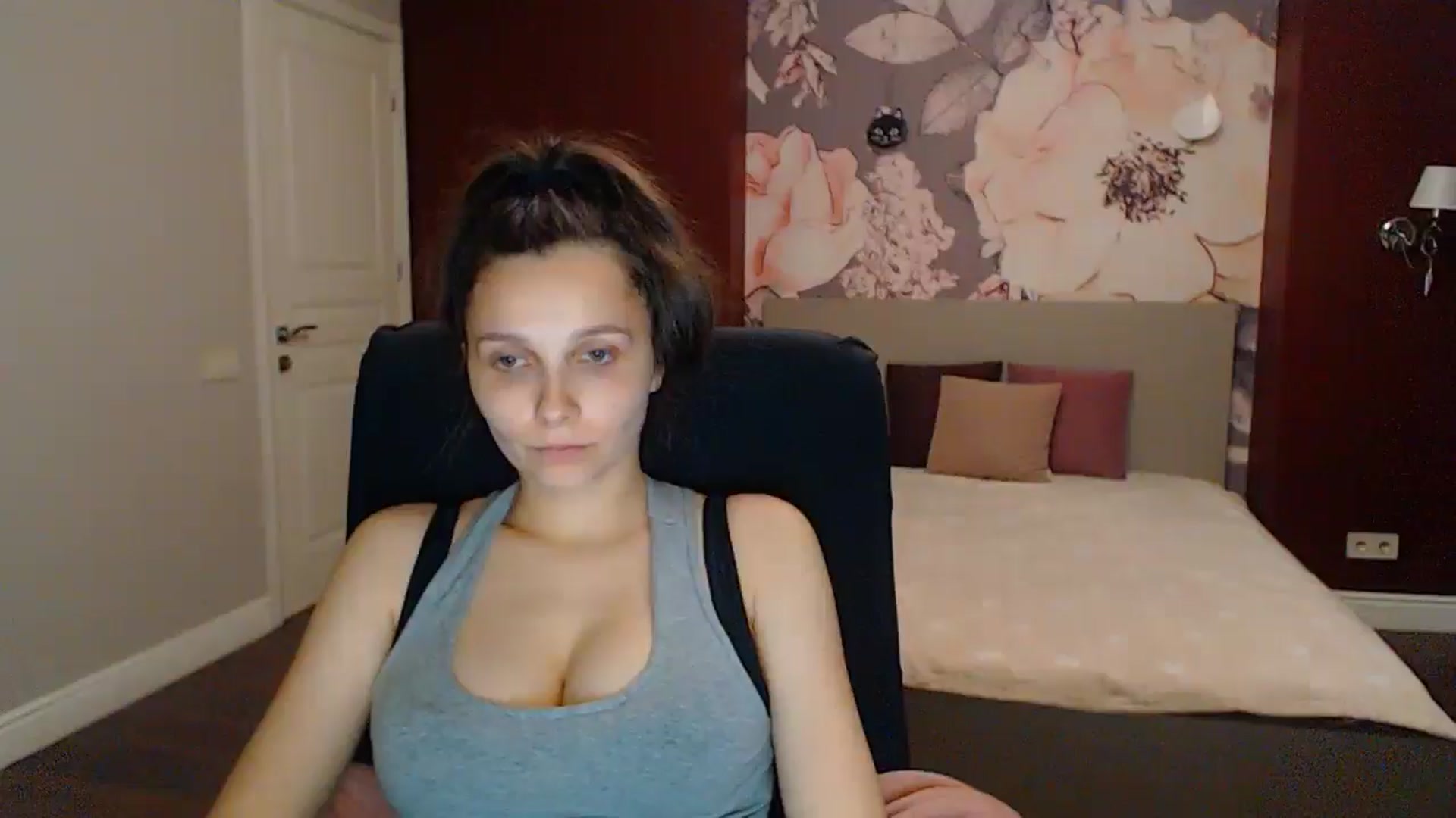 Gallery image thumbnail from Karina_Mils's myfreecams stream on, 07/26/2025, 17:58 image 10 of 20