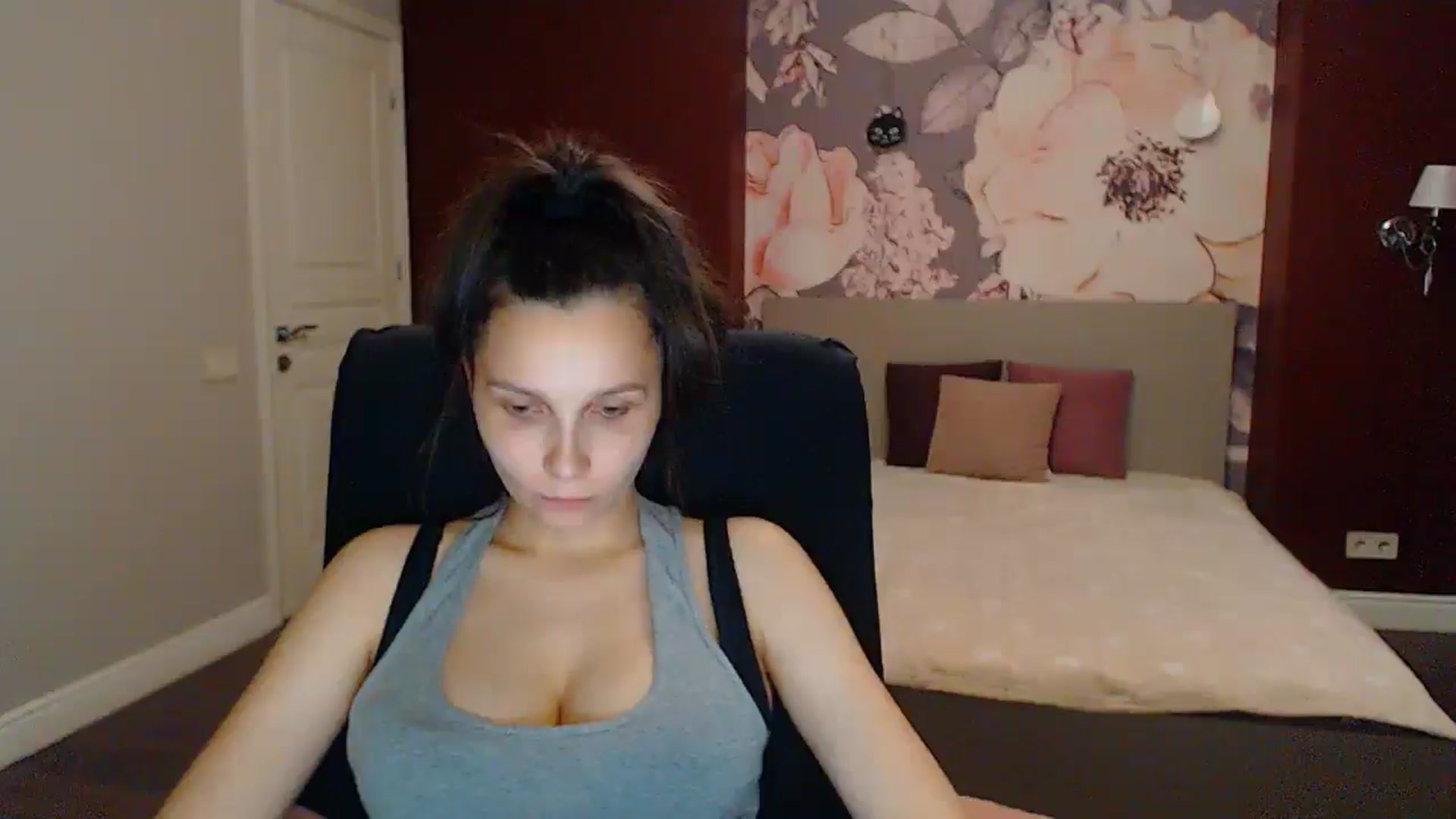 Gallery image thumbnail from Karina_Mils's myfreecams stream on, 07/26/2025, 17:58 image 18 of 20