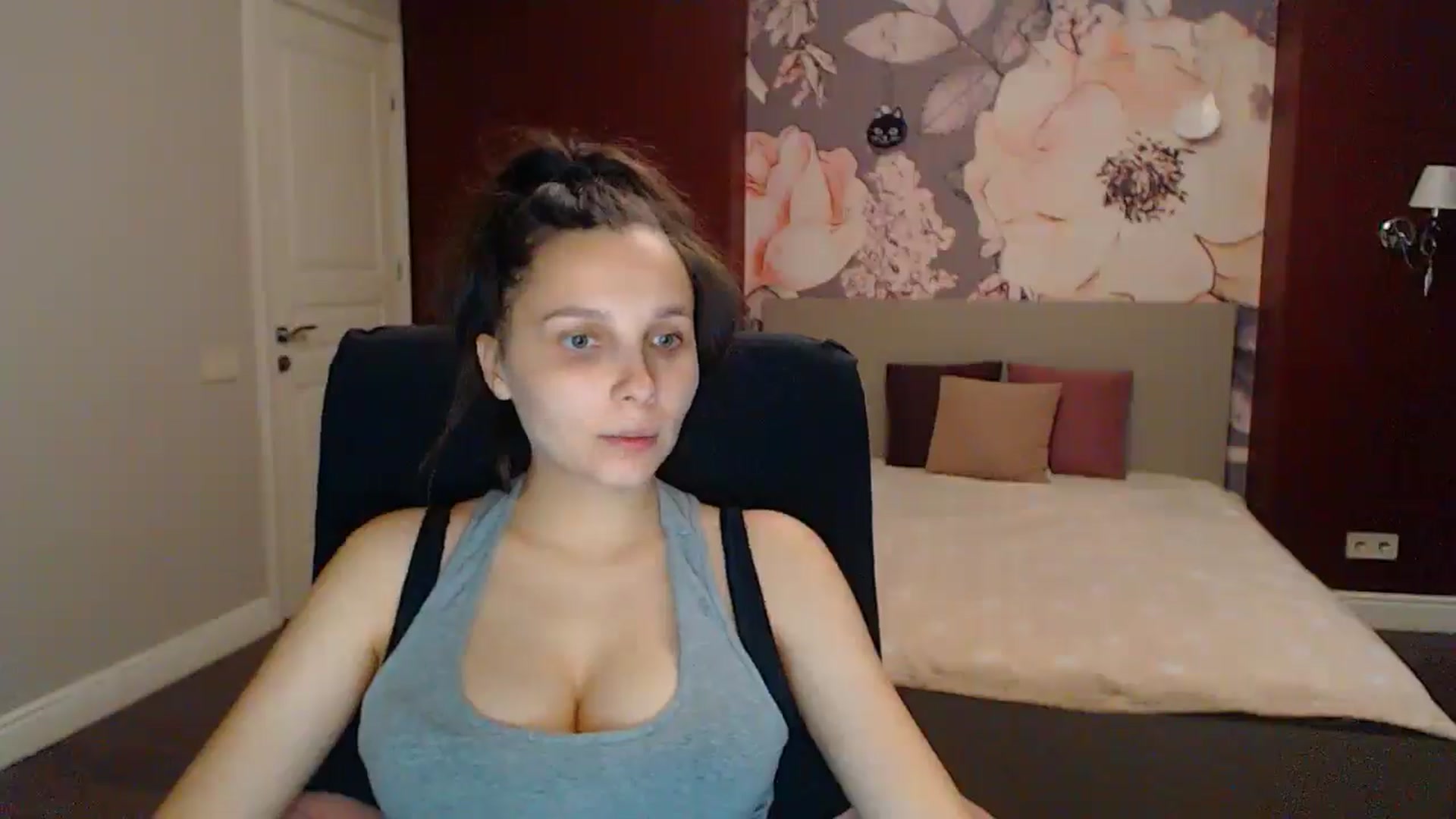 Gallery image thumbnail from Karina_Mils's myfreecams stream on, 07/26/2025, 17:58 image 13 of 20