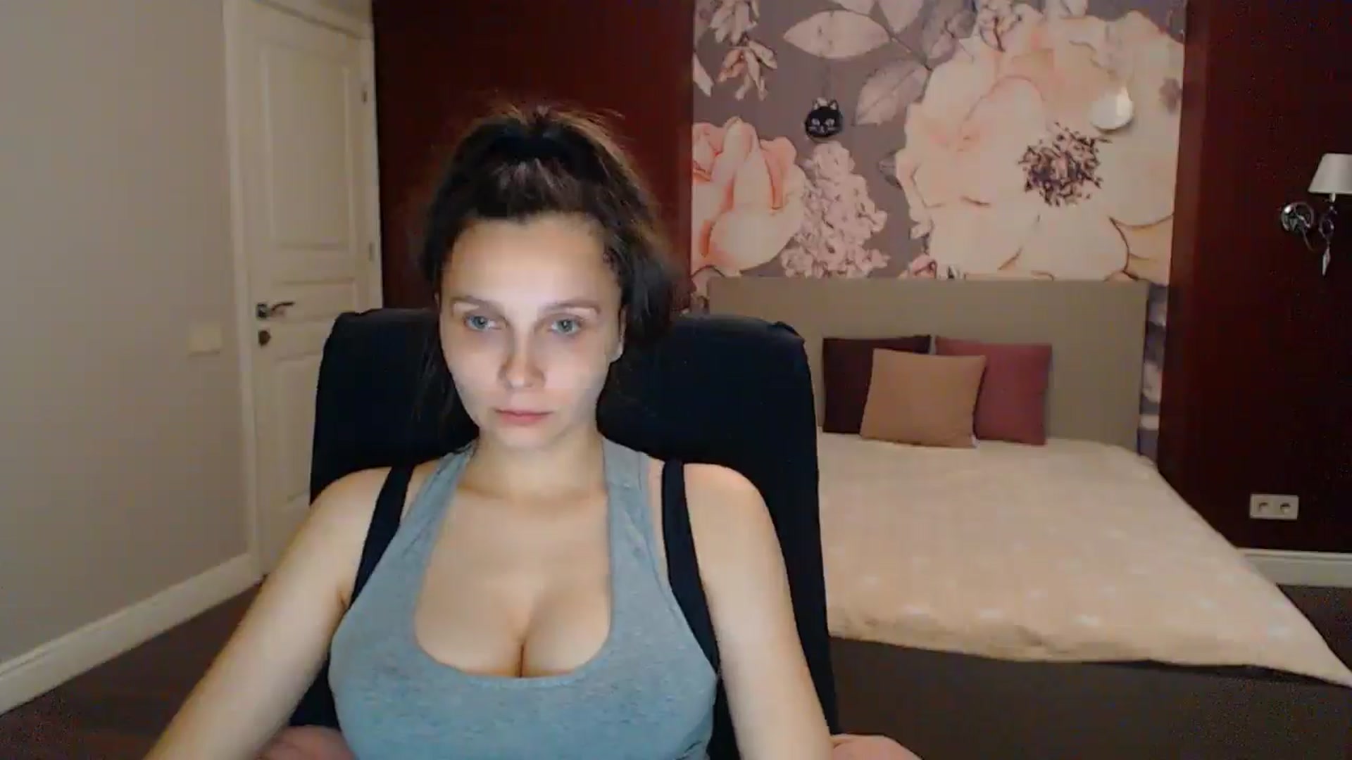 Gallery image thumbnail from Karina_Mils's myfreecams stream on, 07/26/2025, 17:58 image 12 of 20