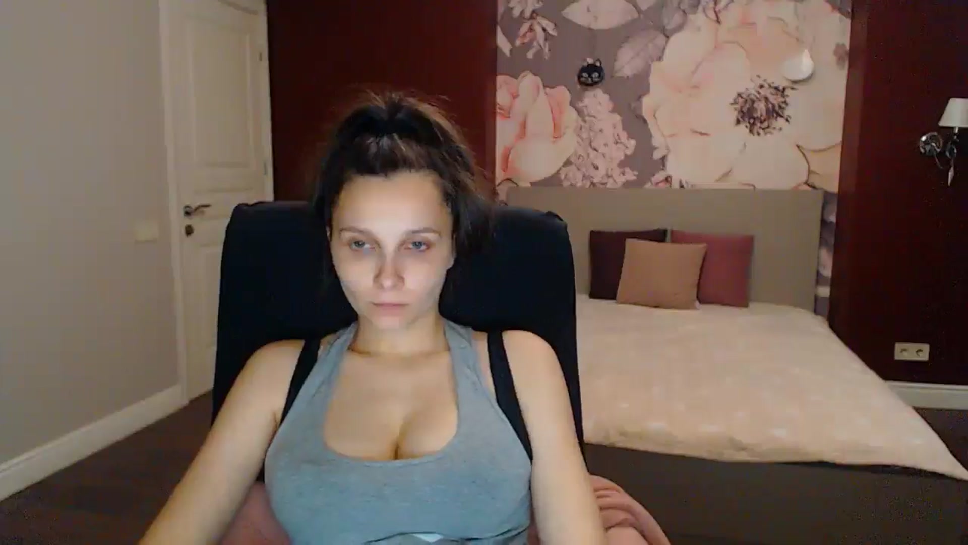 Gallery image thumbnail from Karina_Mils's myfreecams stream on, 07/26/2025, 17:58 image 6 of 20