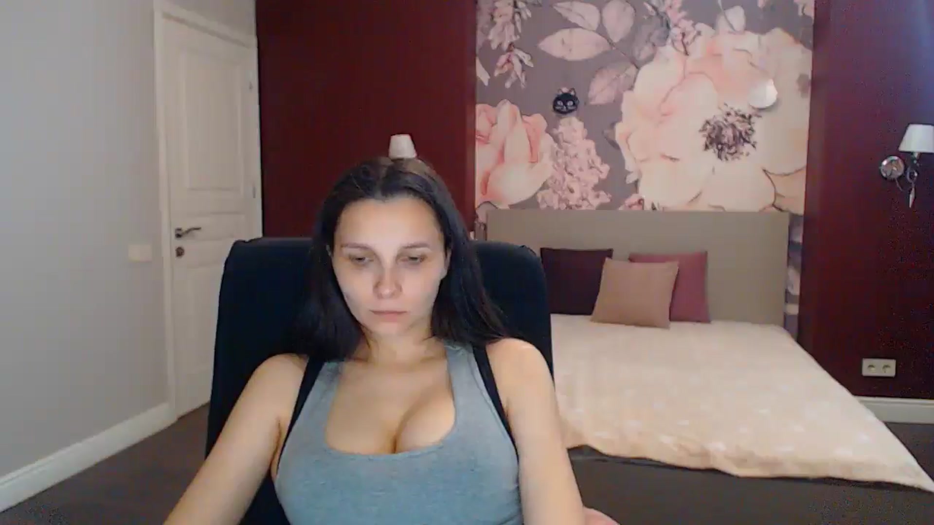Gallery image thumbnail from Karina_Mils's myfreecams stream on, 07/27/2025, 15:05 image 6 of 20