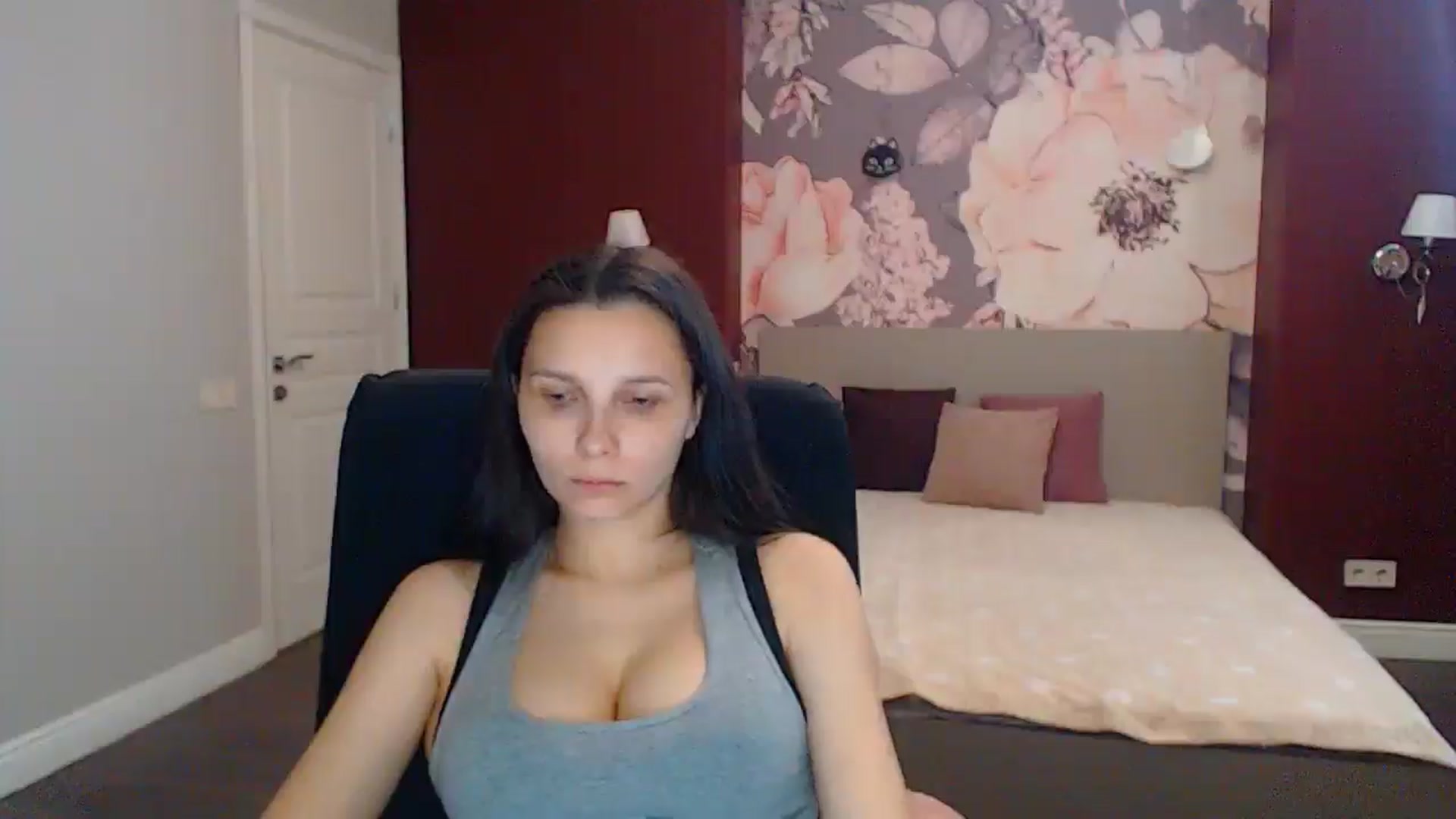 Gallery image thumbnail from Karina_Mils's myfreecams stream on, 07/27/2025, 15:05 image 16 of 20