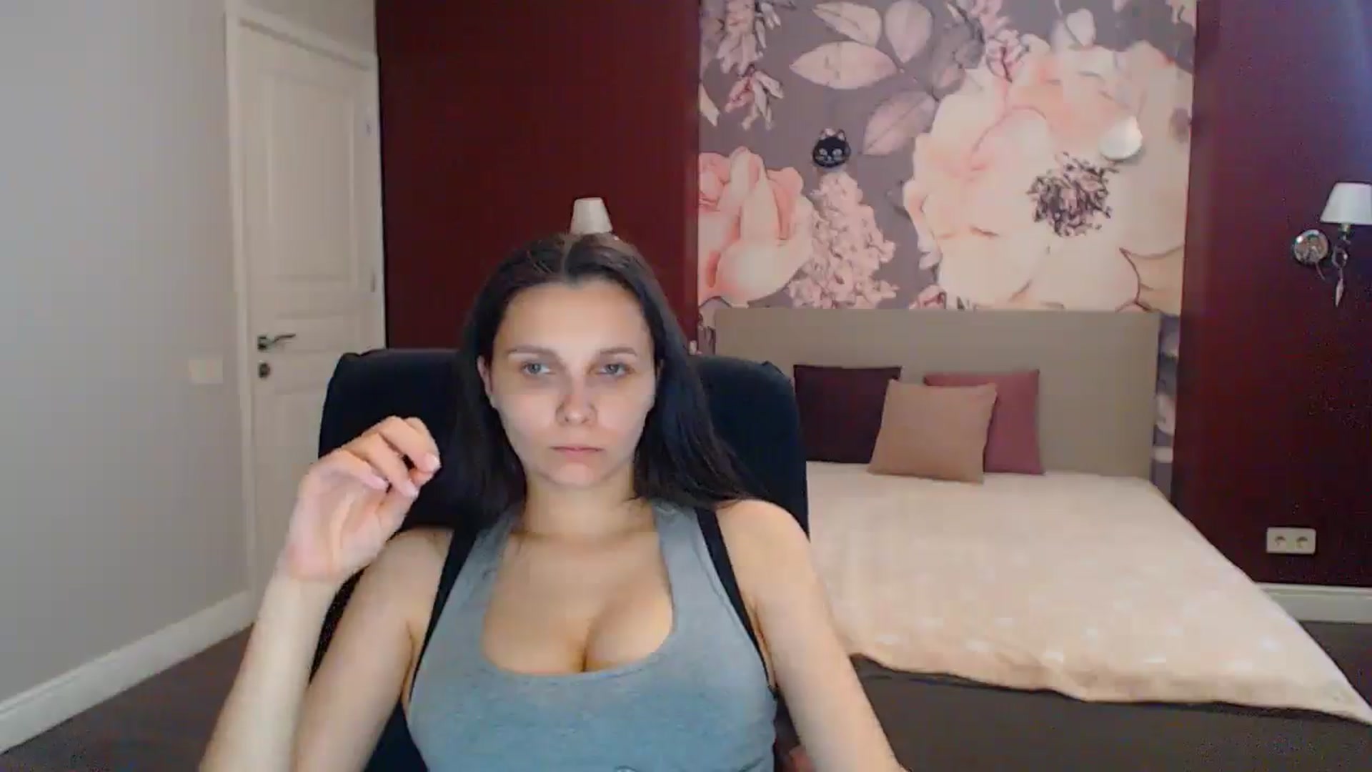 Gallery image thumbnail from Karina_Mils's myfreecams stream on, 07/27/2025, 15:05 image 14 of 20