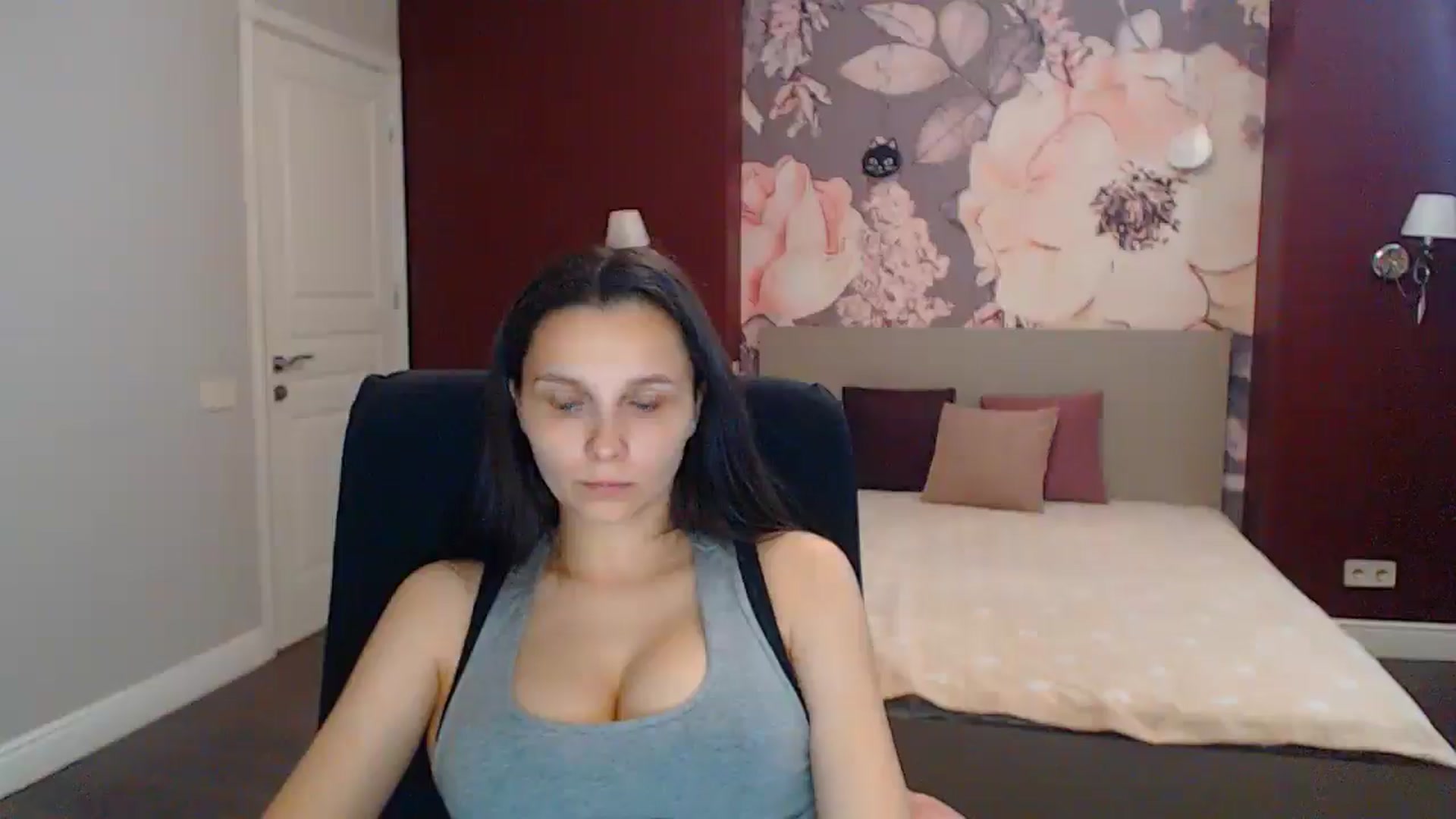 Gallery image thumbnail from Karina_Mils's myfreecams stream on, 07/27/2025, 15:05 image 18 of 20