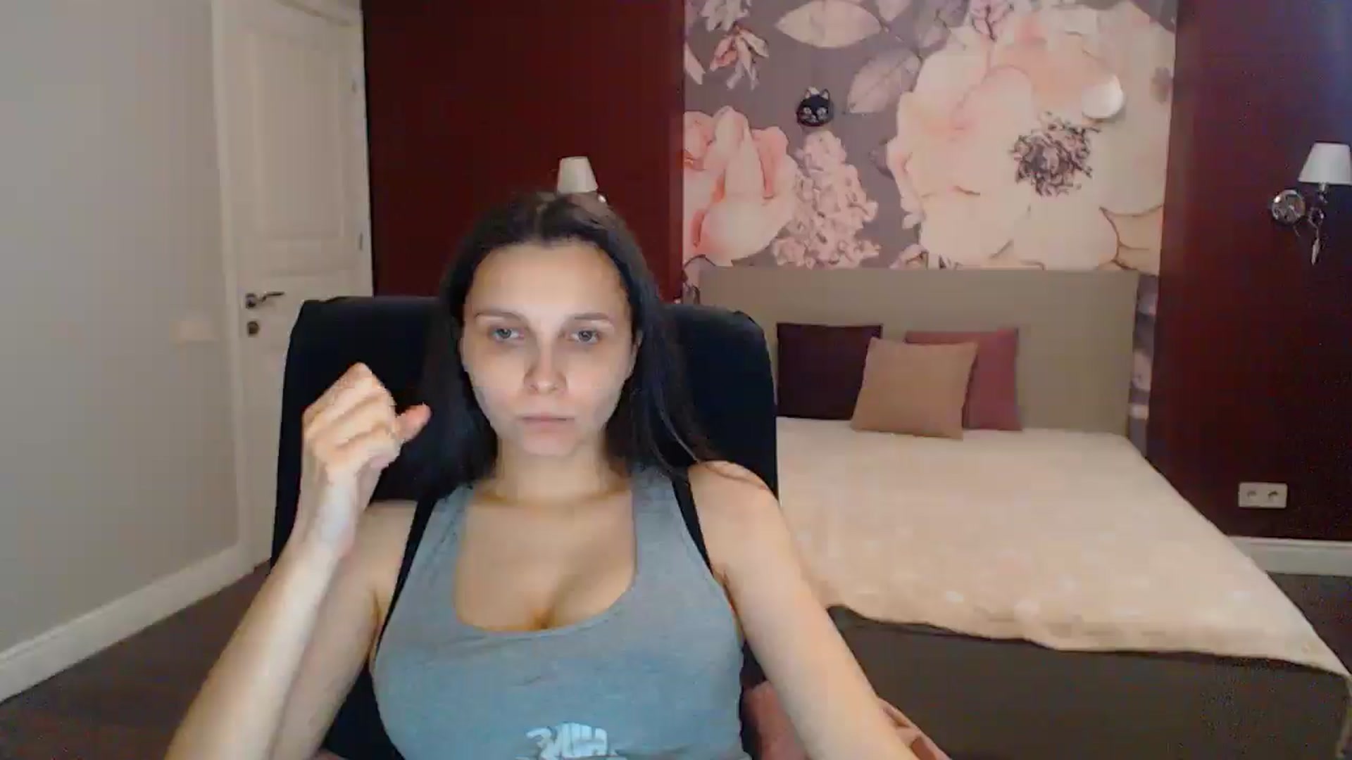 Gallery image thumbnail from Karina_Mils's myfreecams stream on, 07/27/2025, 16:06 image 13 of 20