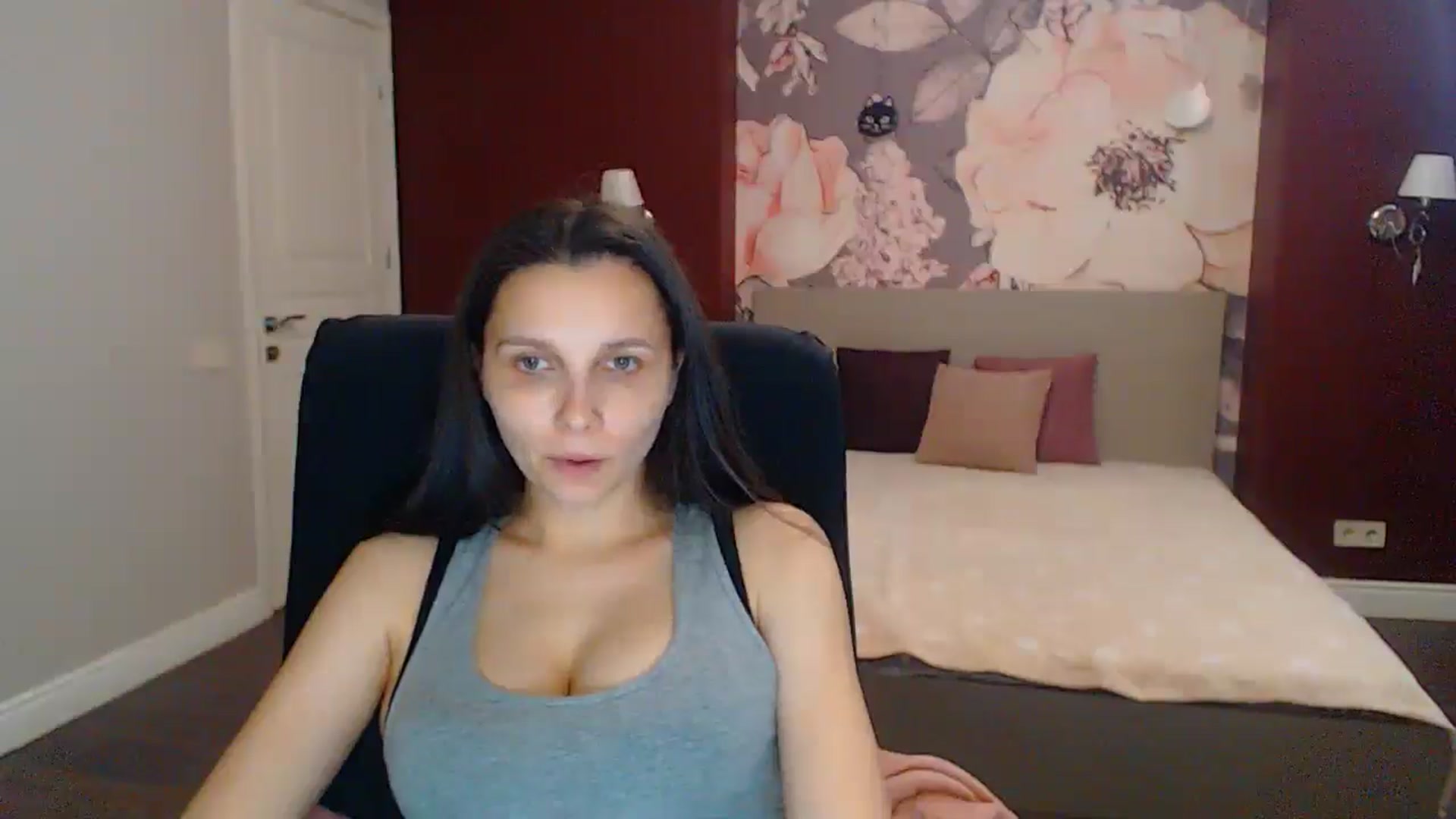 Gallery image thumbnail from Karina_Mils's myfreecams stream on, 07/27/2025, 16:06 image 9 of 20