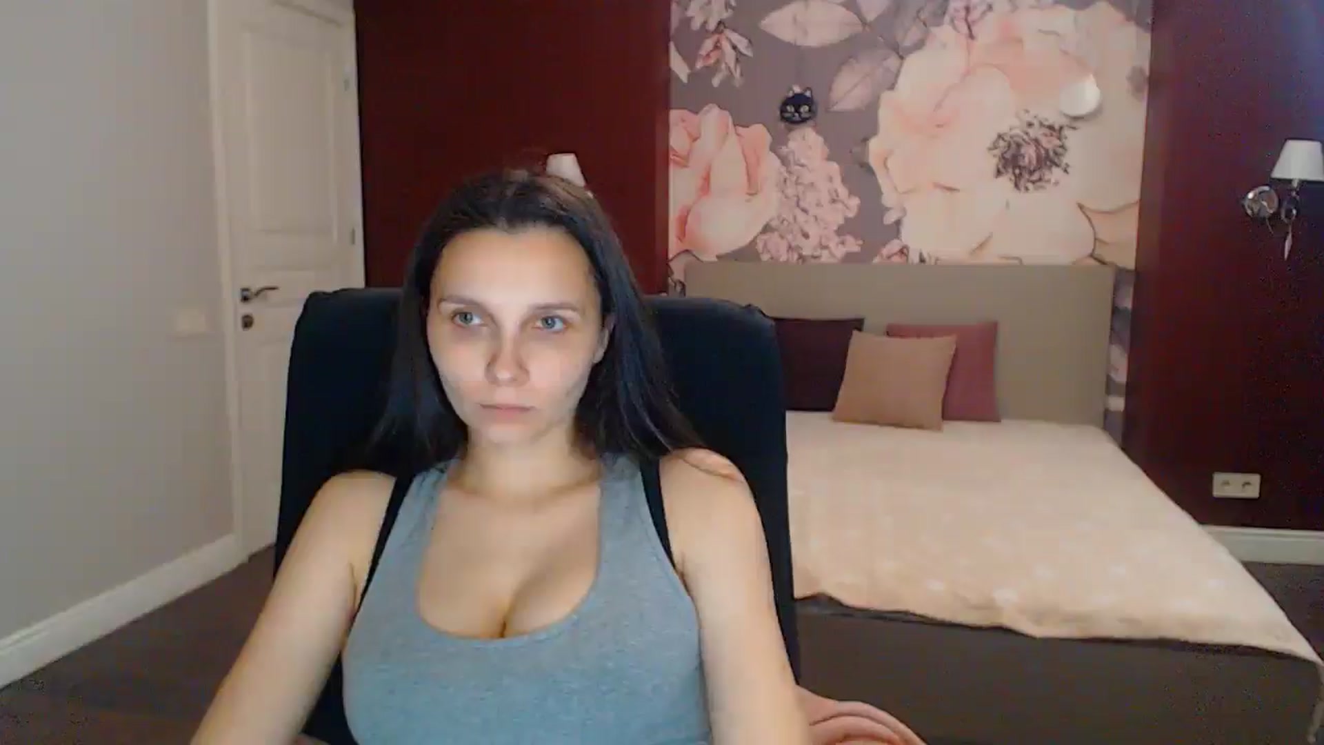 Gallery image thumbnail from Karina_Mils's myfreecams stream on, 07/27/2025, 16:06 image 8 of 20