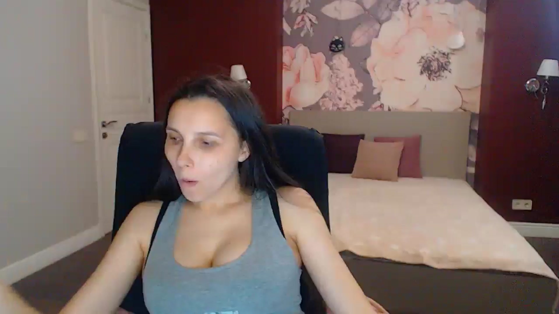 Gallery image thumbnail from Karina_Mils's myfreecams stream on, 07/27/2025, 16:06 image 4 of 20