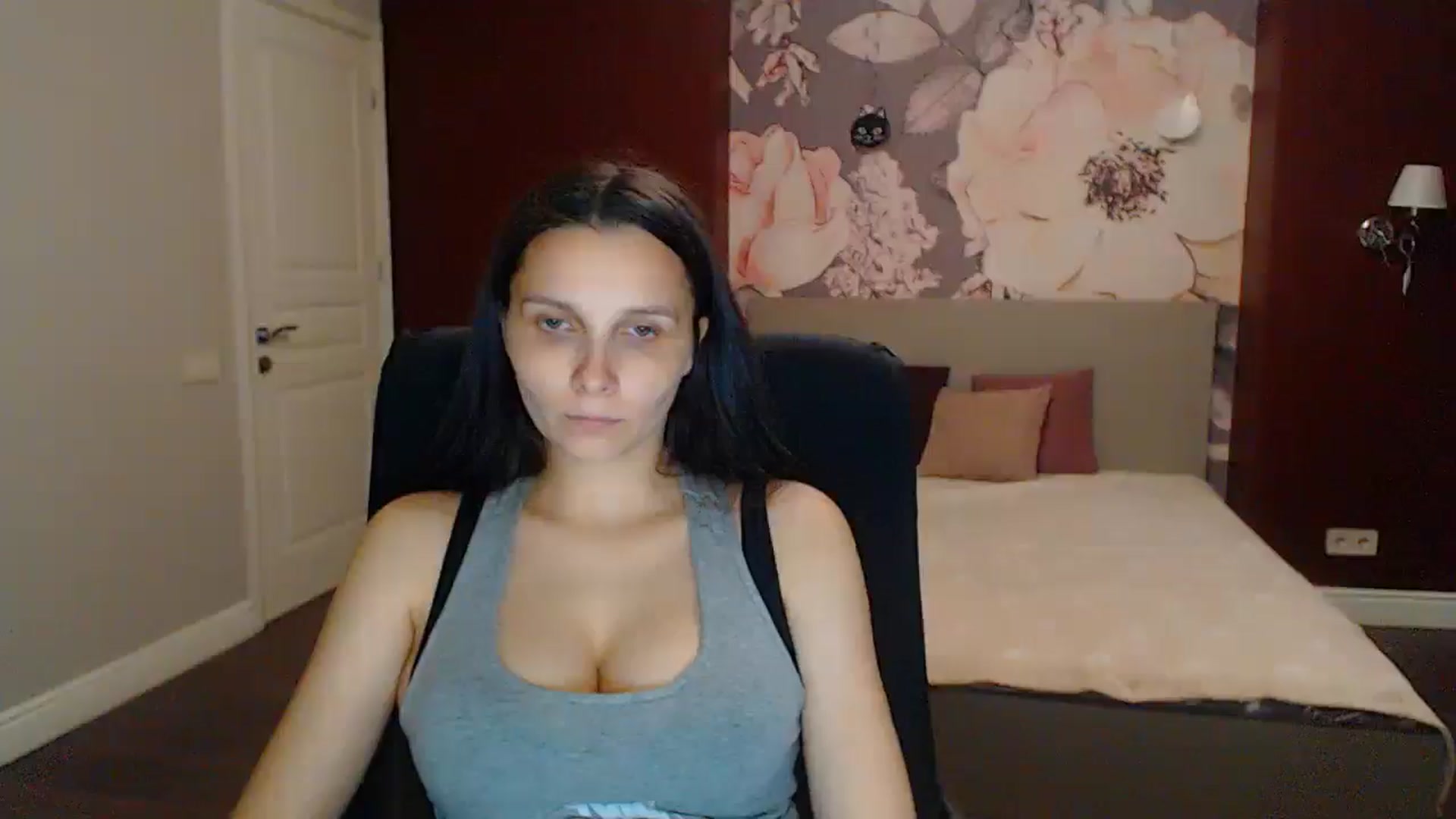 Gallery image thumbnail from Karina_Mils's myfreecams stream on, 07/27/2025, 18:32 image 14 of 20