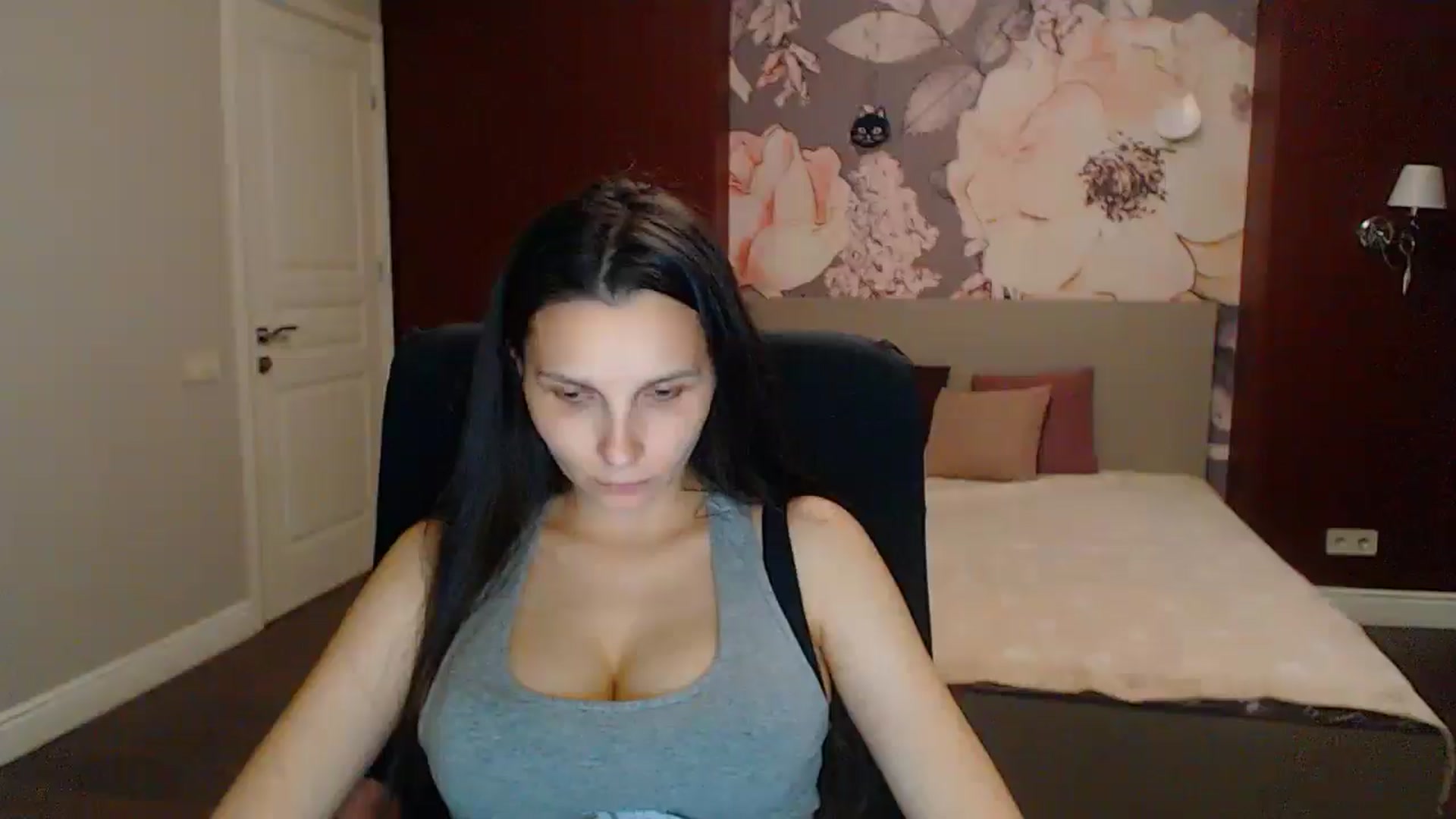Gallery image thumbnail from Karina_Mils's myfreecams stream on, 07/27/2025, 18:32 image 6 of 20