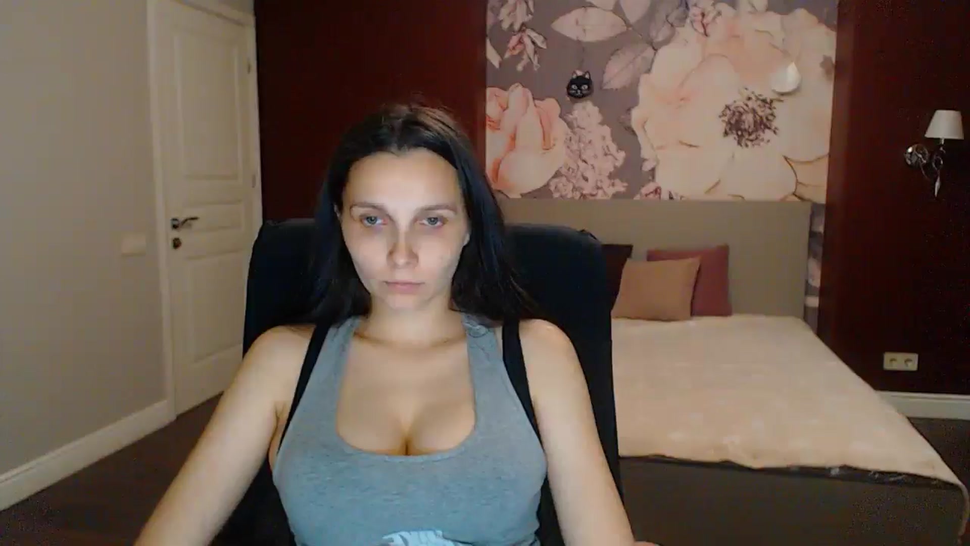 Gallery image thumbnail from Karina_Mils's myfreecams stream on, 07/27/2025, 18:32 image 8 of 20
