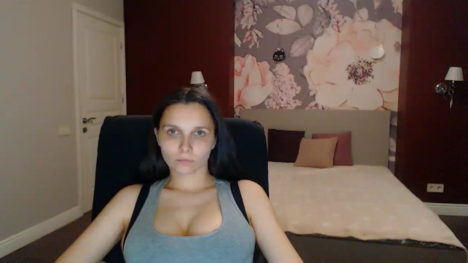 Gallery image thumbnail from Karina_Mils's myfreecams stream on, 07/27/2025, 18:32 image 3 of 20