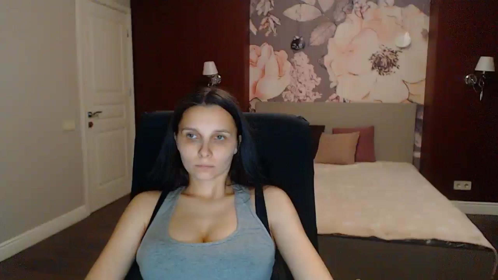 Gallery image thumbnail from Karina_Mils's myfreecams stream on, 07/27/2025, 18:32 image 16 of 20