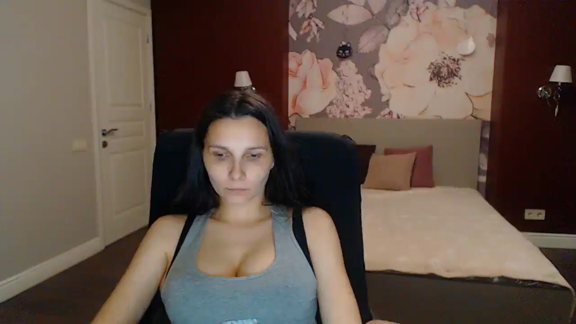 Gallery image thumbnail from Karina_Mils's myfreecams stream on, 07/27/2025, 18:32 image 13 of 20