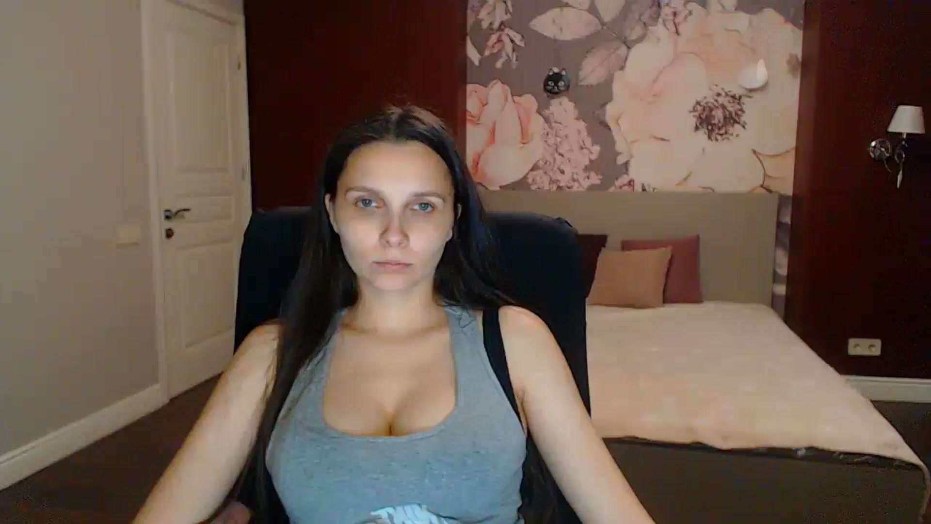 Gallery image thumbnail from Karina_Mils's myfreecams stream on, 07/27/2025, 18:32 image 5 of 20