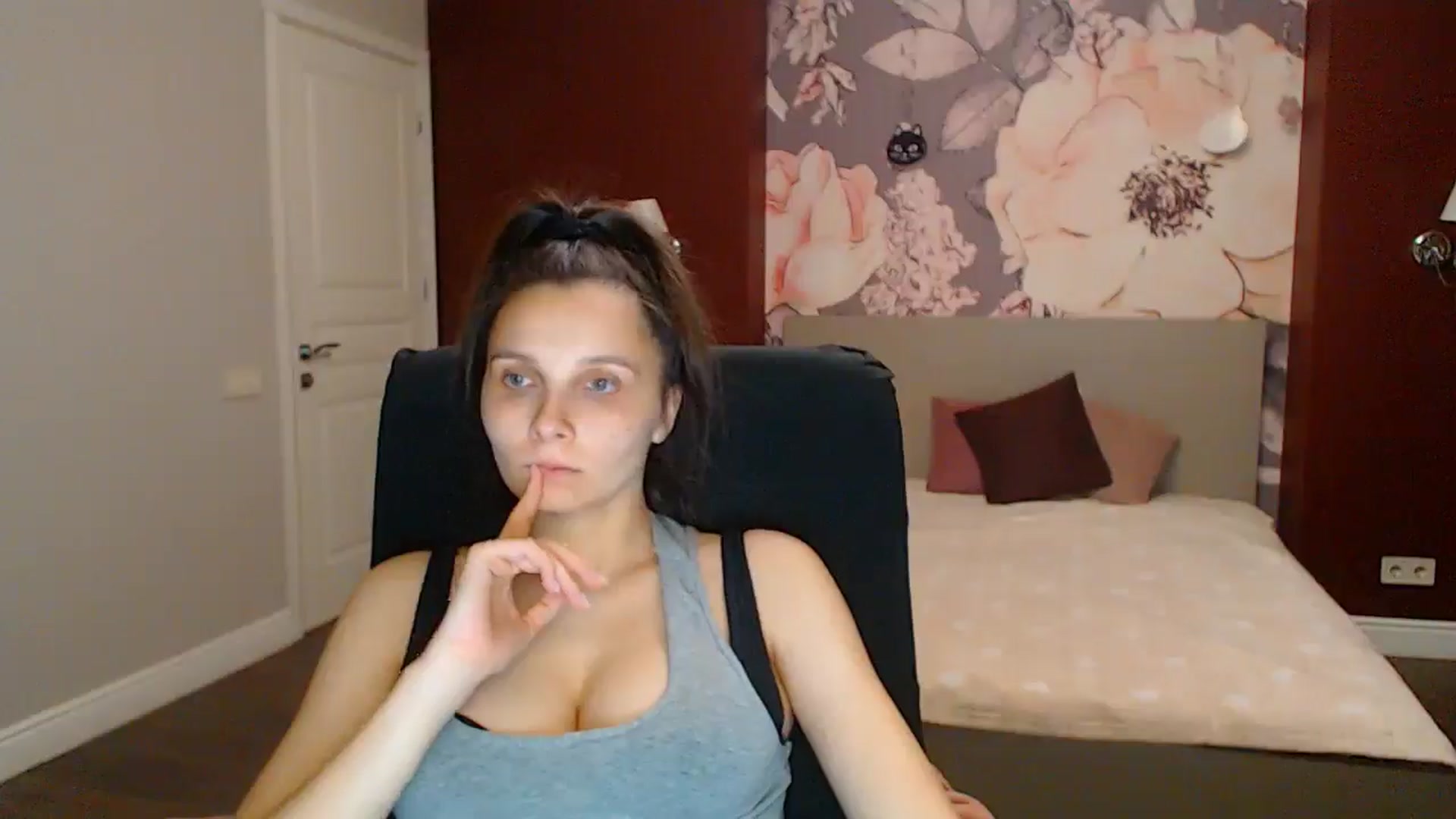 Gallery image thumbnail from Karina_Mils's myfreecams stream on, 08/01/2025, 17:43 image 20 of 20