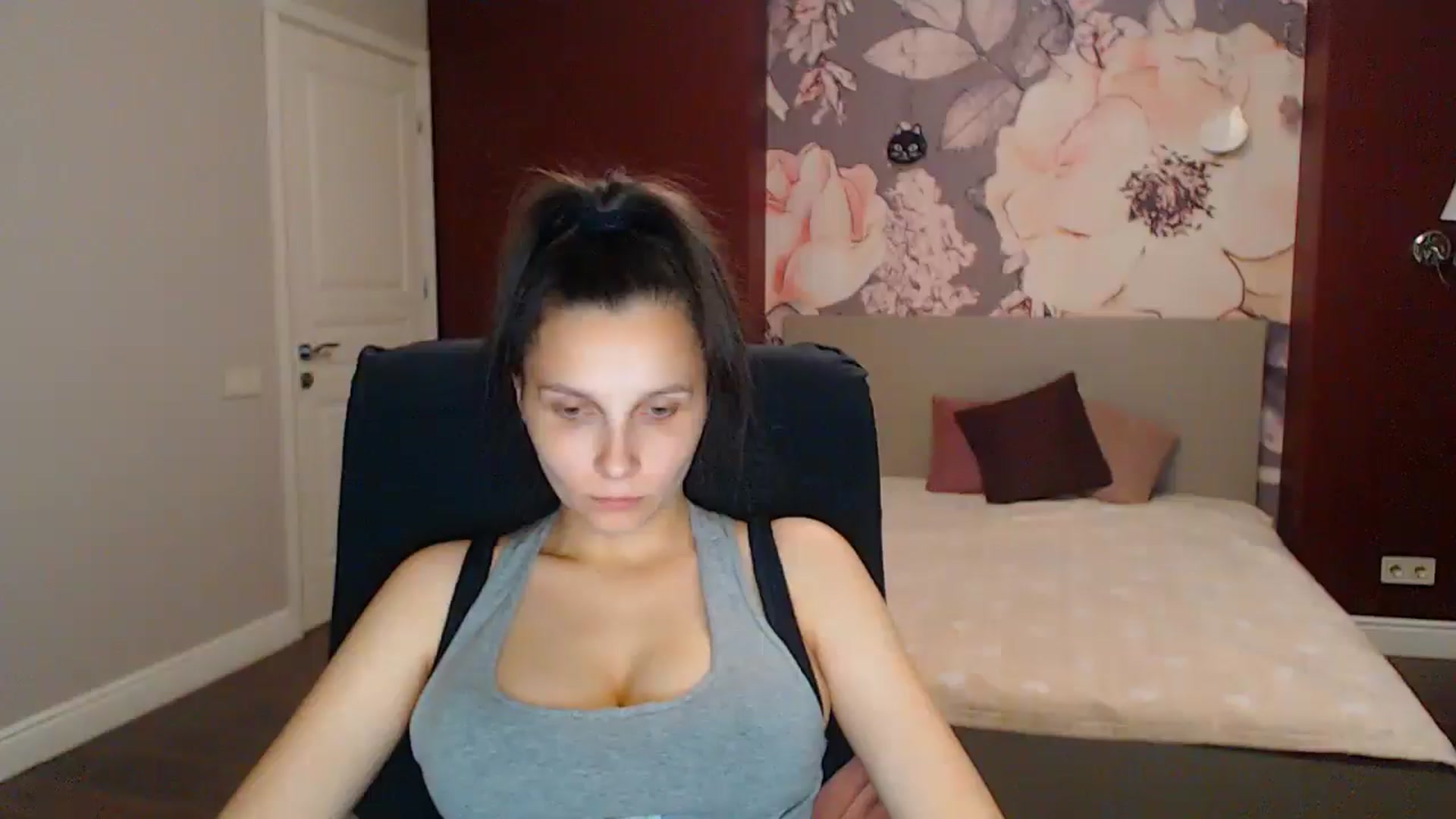 Gallery image thumbnail from Karina_Mils's myfreecams stream on, 08/01/2025, 17:43 image 7 of 20