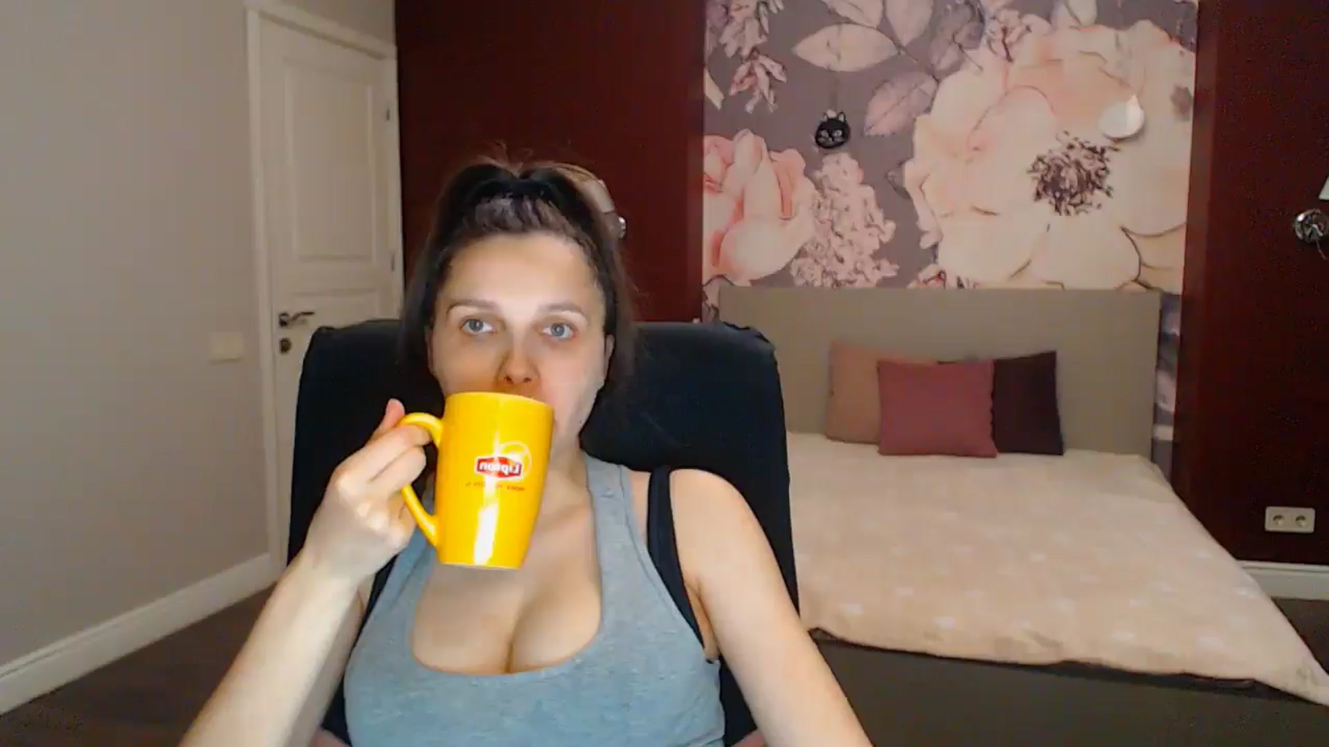 Gallery image thumbnail from Karina_Mils's myfreecams stream on, 08/02/2025, 17:45 image 5 of 20