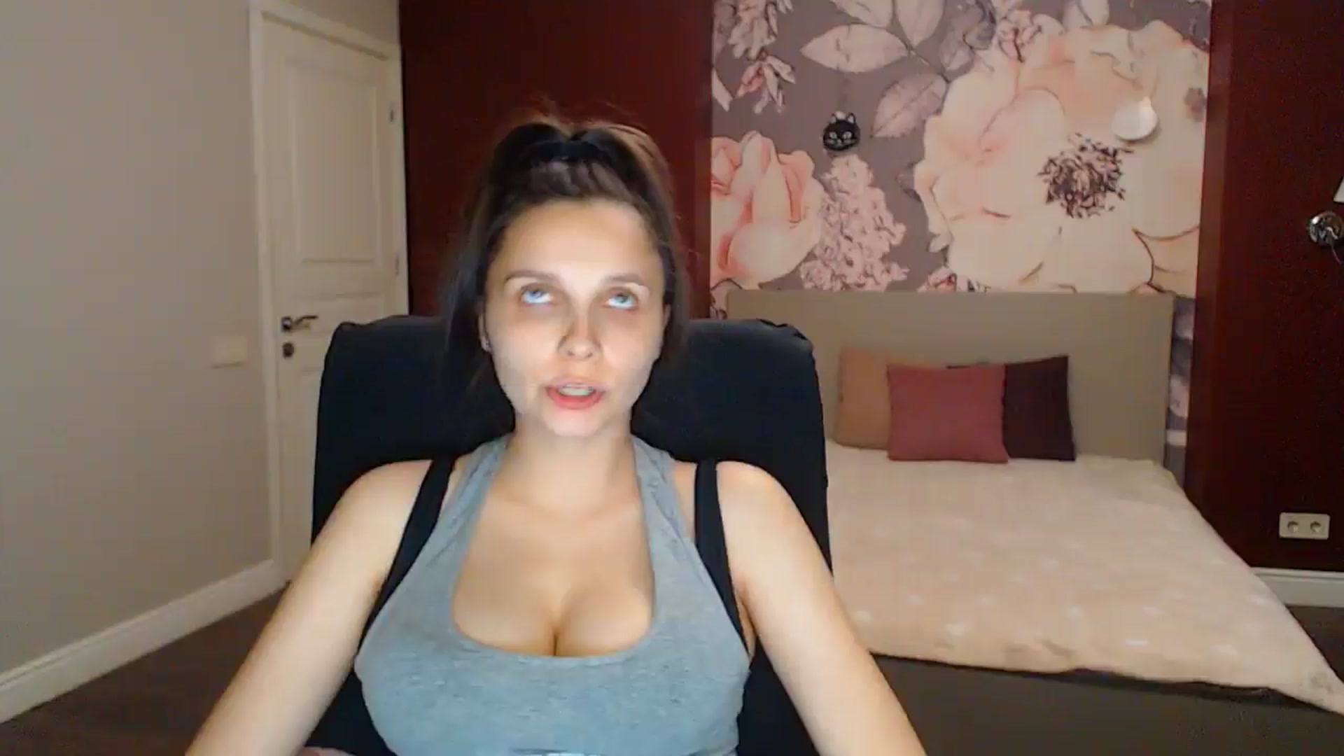 Gallery image thumbnail from Karina_Mils's myfreecams stream on, 08/02/2025, 17:45 image 8 of 20