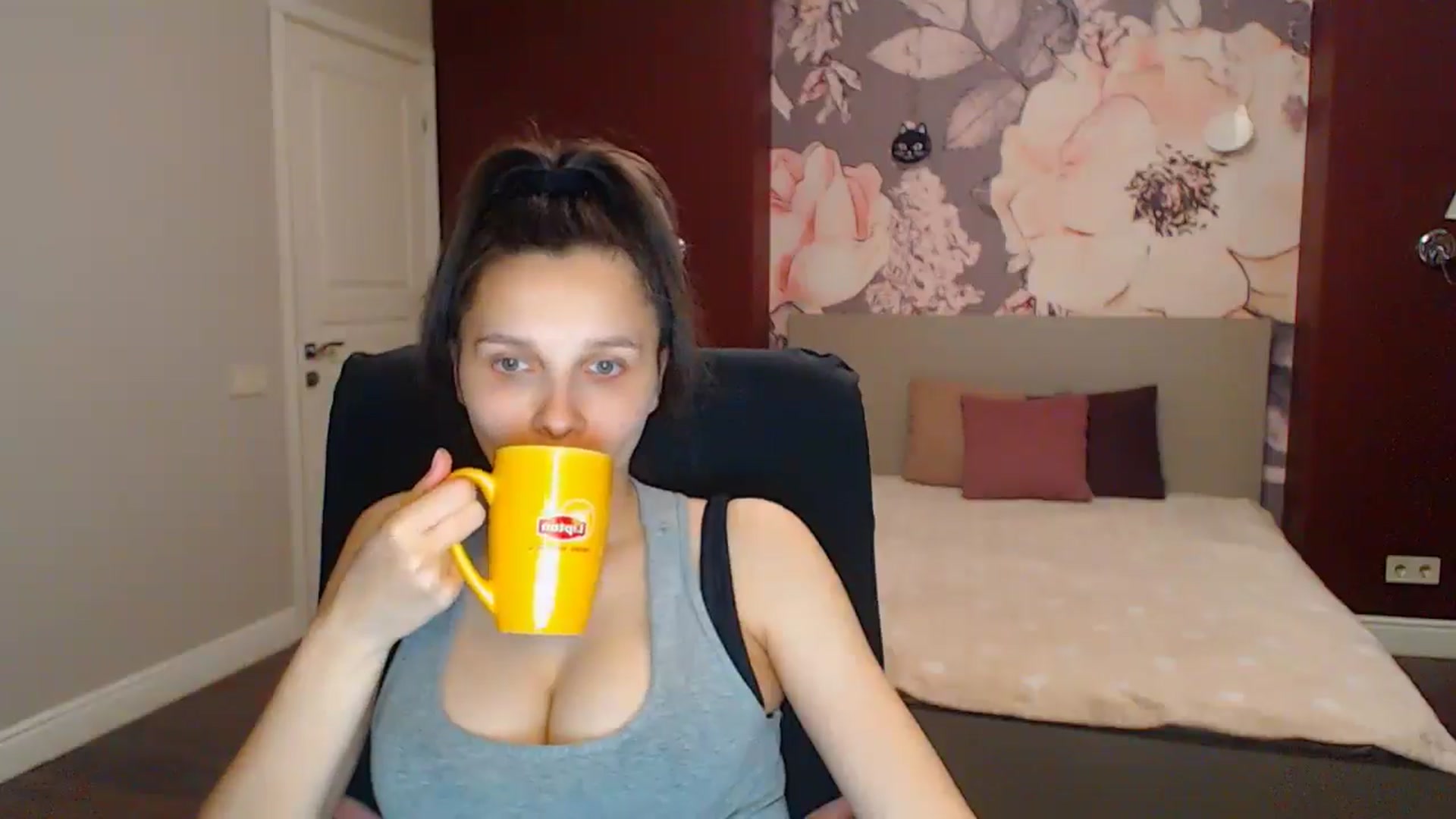 Gallery image thumbnail from Karina_Mils's myfreecams stream on, 08/02/2025, 17:45 image 2 of 20
