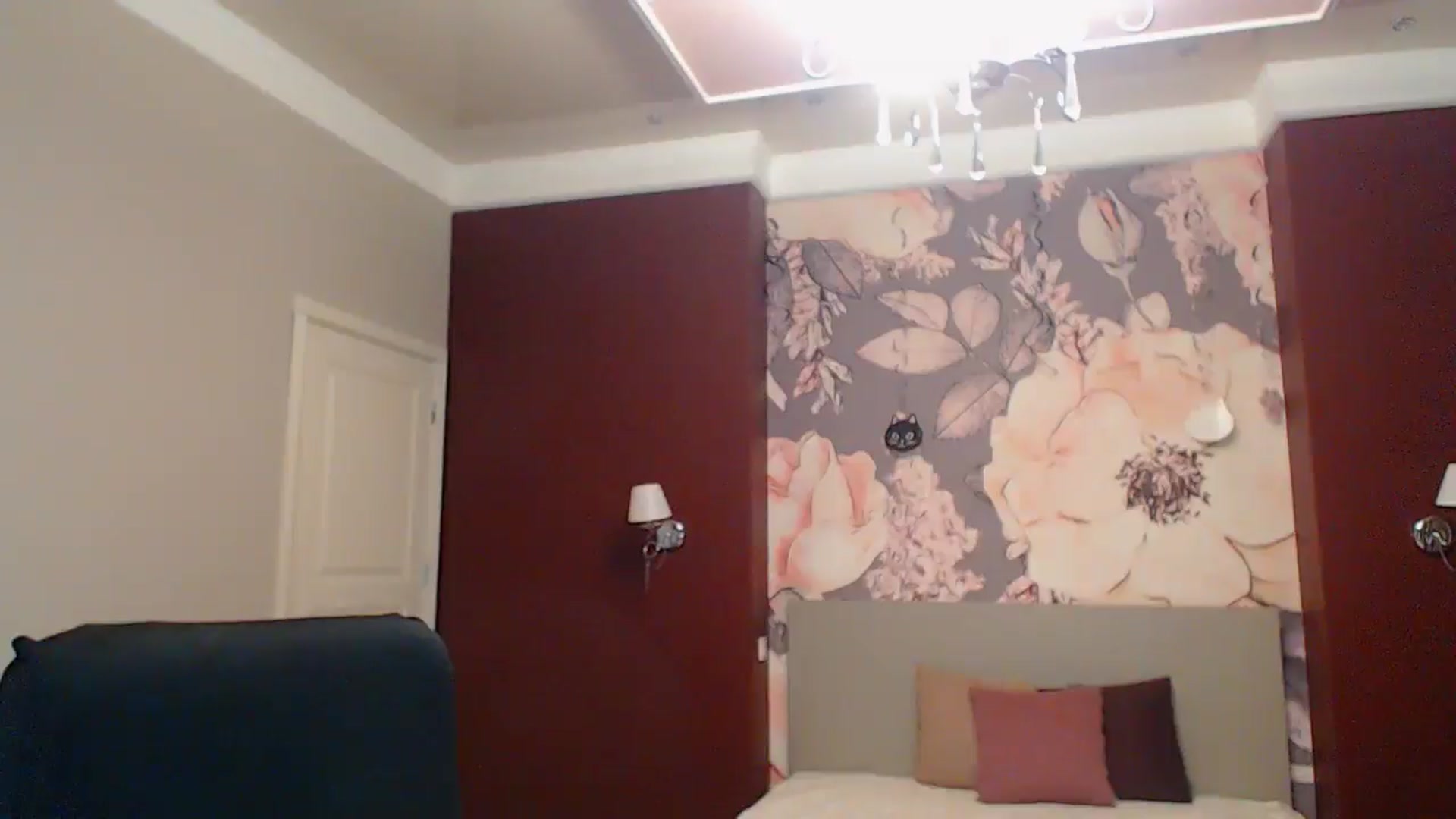 Gallery image thumbnail from Karina_Mils's myfreecams stream on, 08/02/2025, 17:45 image 16 of 20