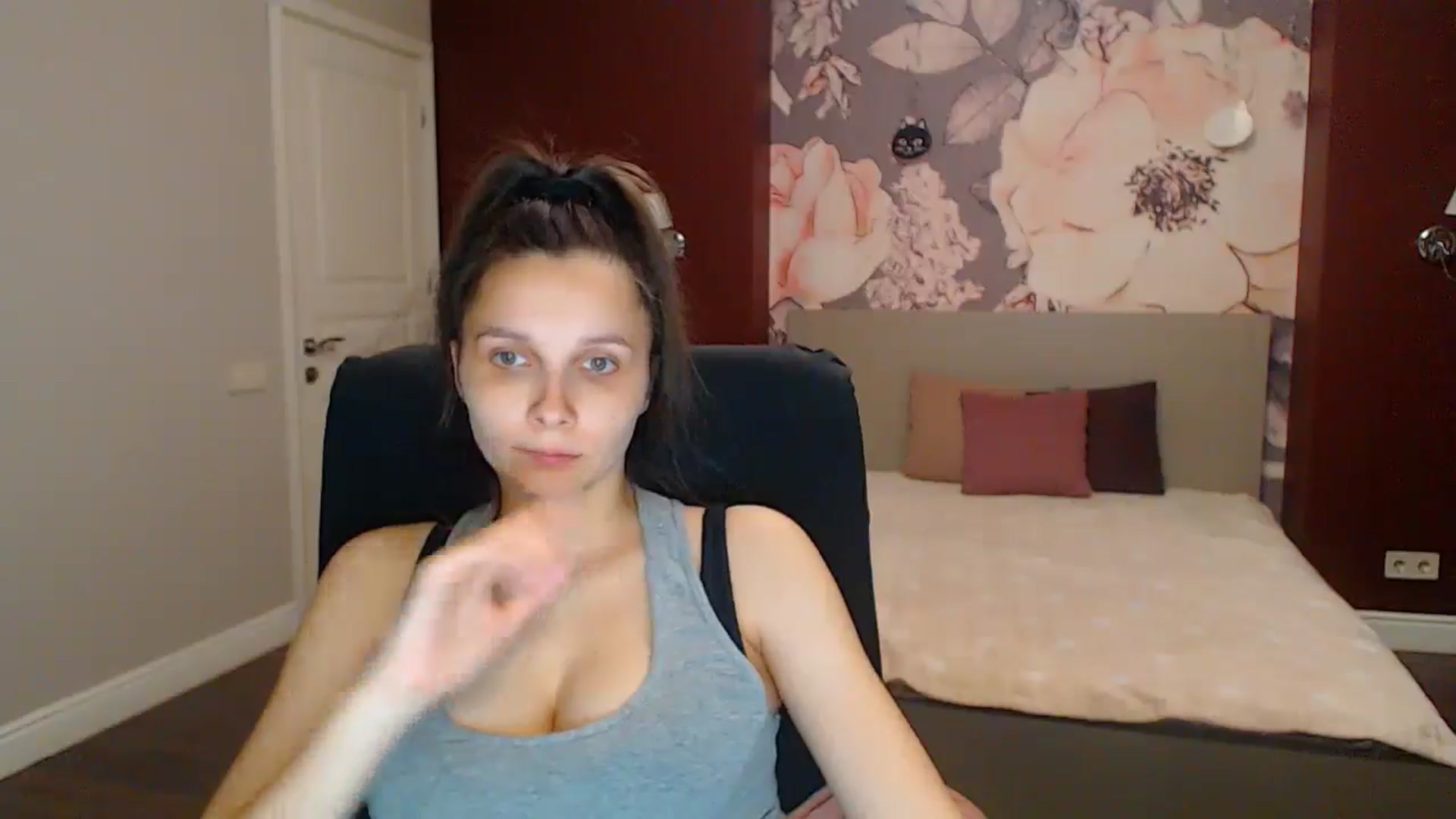 Gallery image thumbnail from Karina_Mils's myfreecams stream on, 08/02/2025, 18:31 image 2 of 20