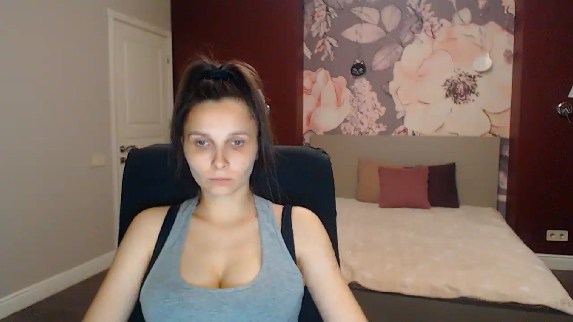 Gallery image thumbnail from Karina_Mils's myfreecams stream on, 08/02/2025, 18:31 image 19 of 20
