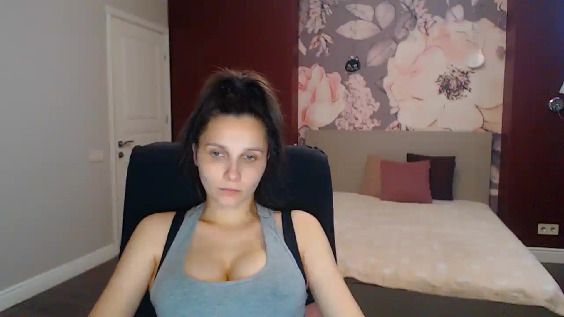 Gallery image thumbnail from Karina_Mils's myfreecams stream on, 08/03/2025, 15:30 image 6 of 20